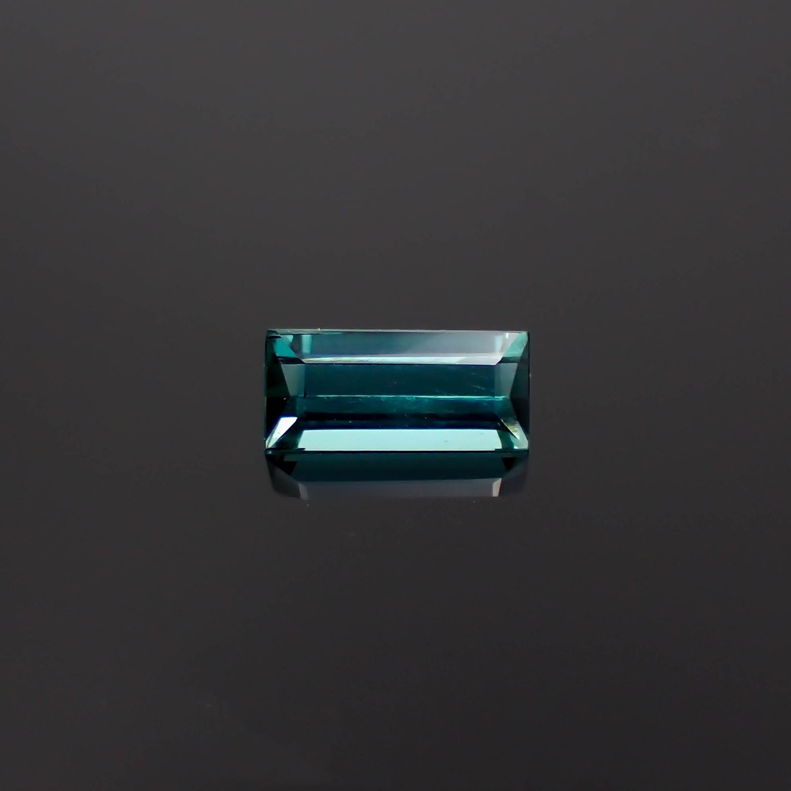 ブルートルマリン(宝石名トルマリン)アフガニスタン産 識別済 0.37ct / 6.5x2.9mm前後 [230220460]