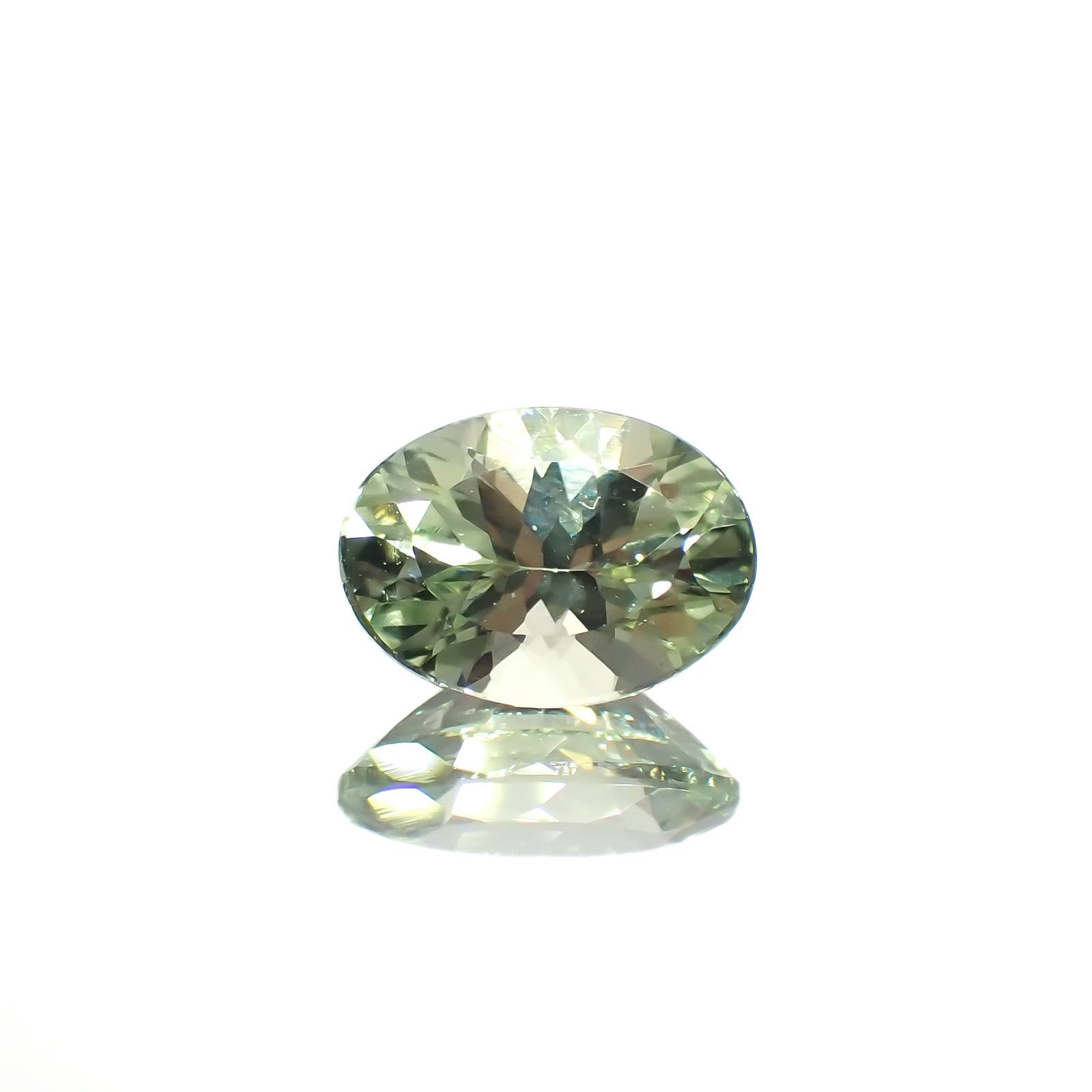 バナジウムクリソベリル(宝石名クリソベリル)マダガスカル産 0.950ct ソ付(日独)[221018904]7.11x5.16mm前後