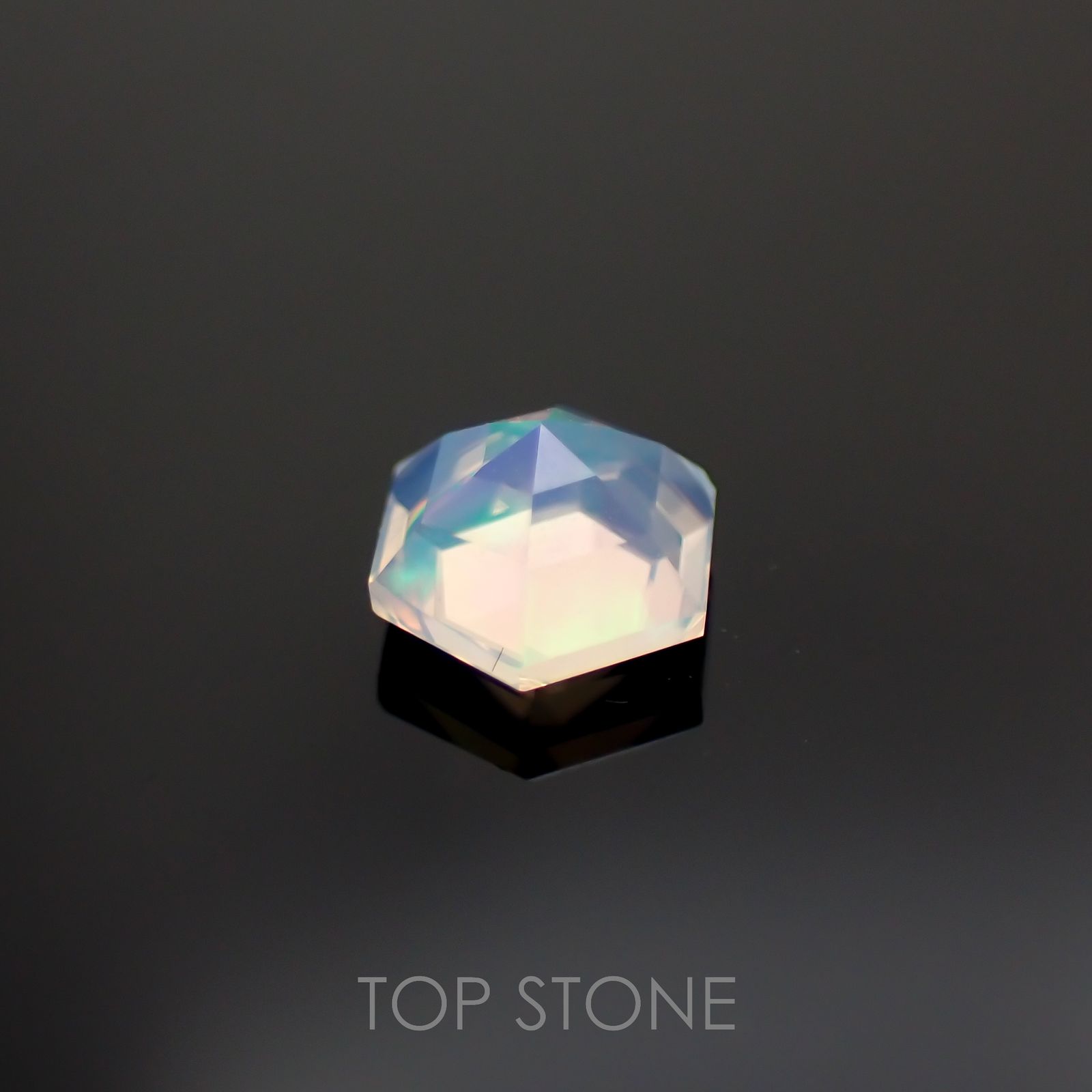 ◇ヘキサゴンカット◇エチオピアオパール エチオピア産 0.34ct[221018436]4.8x4.8mm前後