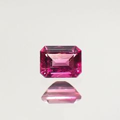 レッドベリル(宝石名レッド・ベリル) アメリカ・ユタ州産 0.098ct ソ付(彩珠)[210712046]3.1×2.4mm前後