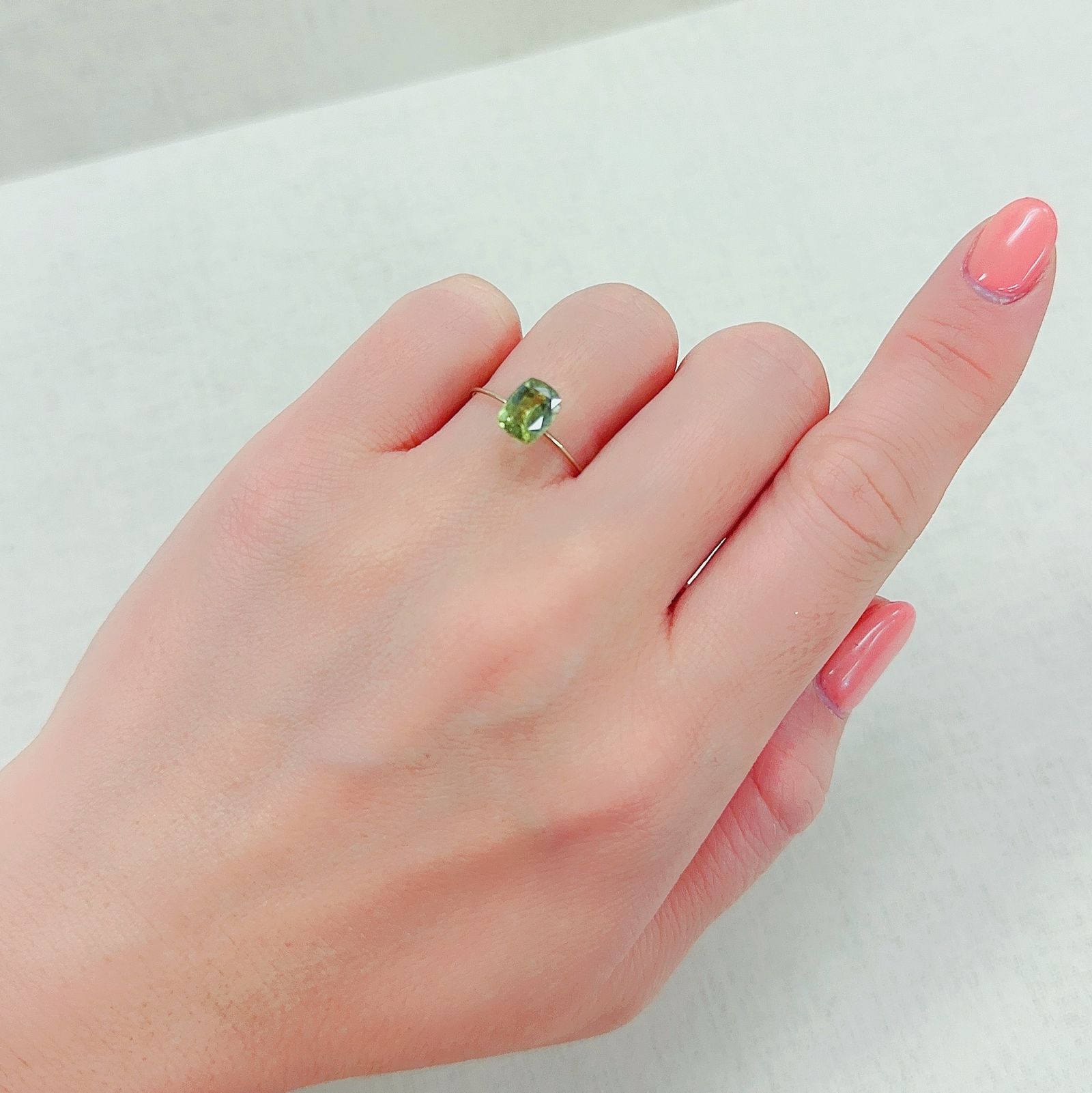 ルドウィジャイトインペリドット パキスタン産 1.28ct[230220730]7.3x5.7mm前後