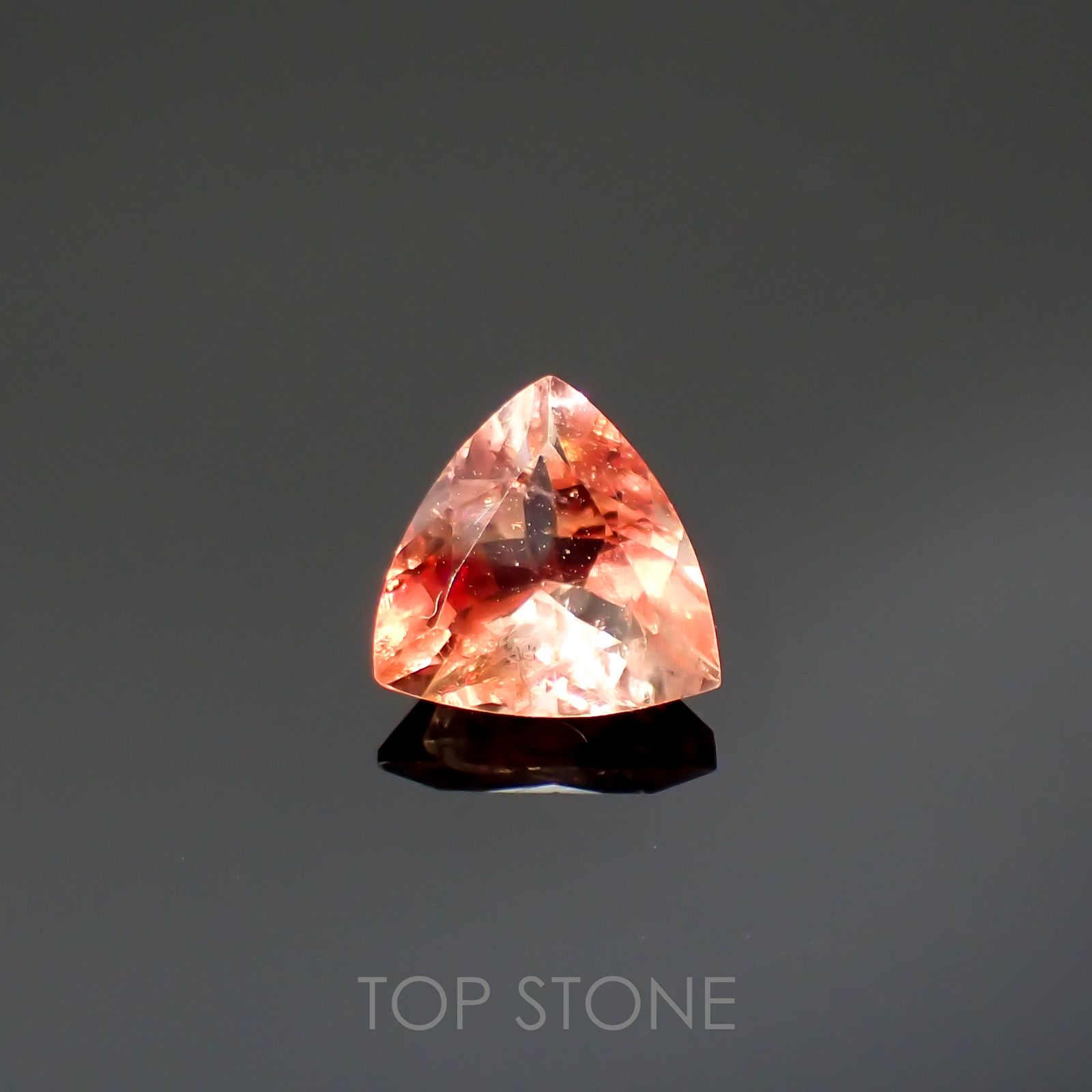 バイカラーアンデシン(宝石名アンデシン)チベット産 0.90ct 識別済[220115265]6.8x6.8mm前後