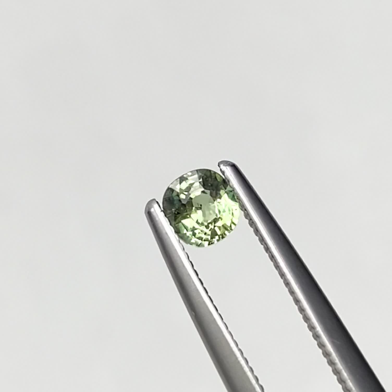 グリーンクリソベリル(宝石名クリソベリル)スリランカ/マダガスカル産