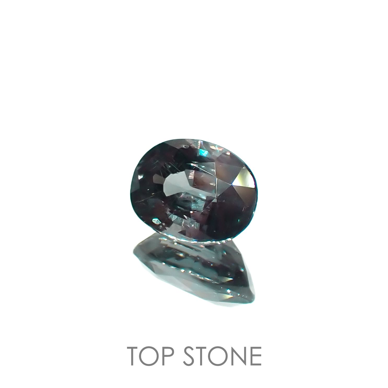 カラーチェンジガーネット アレキタイプ(宝石名ガーネット)マダガスカル・ベキリー産 1.04ct 識別済[221219611]6.8x5mm前後