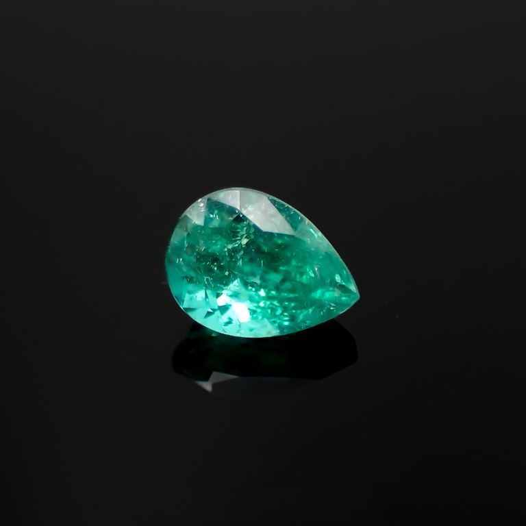 パライバトルマリン(宝石名トルマリン/別名パライバ・トルマリン)ブラジル・キントス鉱山産 0.412ct ソ付(宝貴協)[221018730]5.4x4mm前後