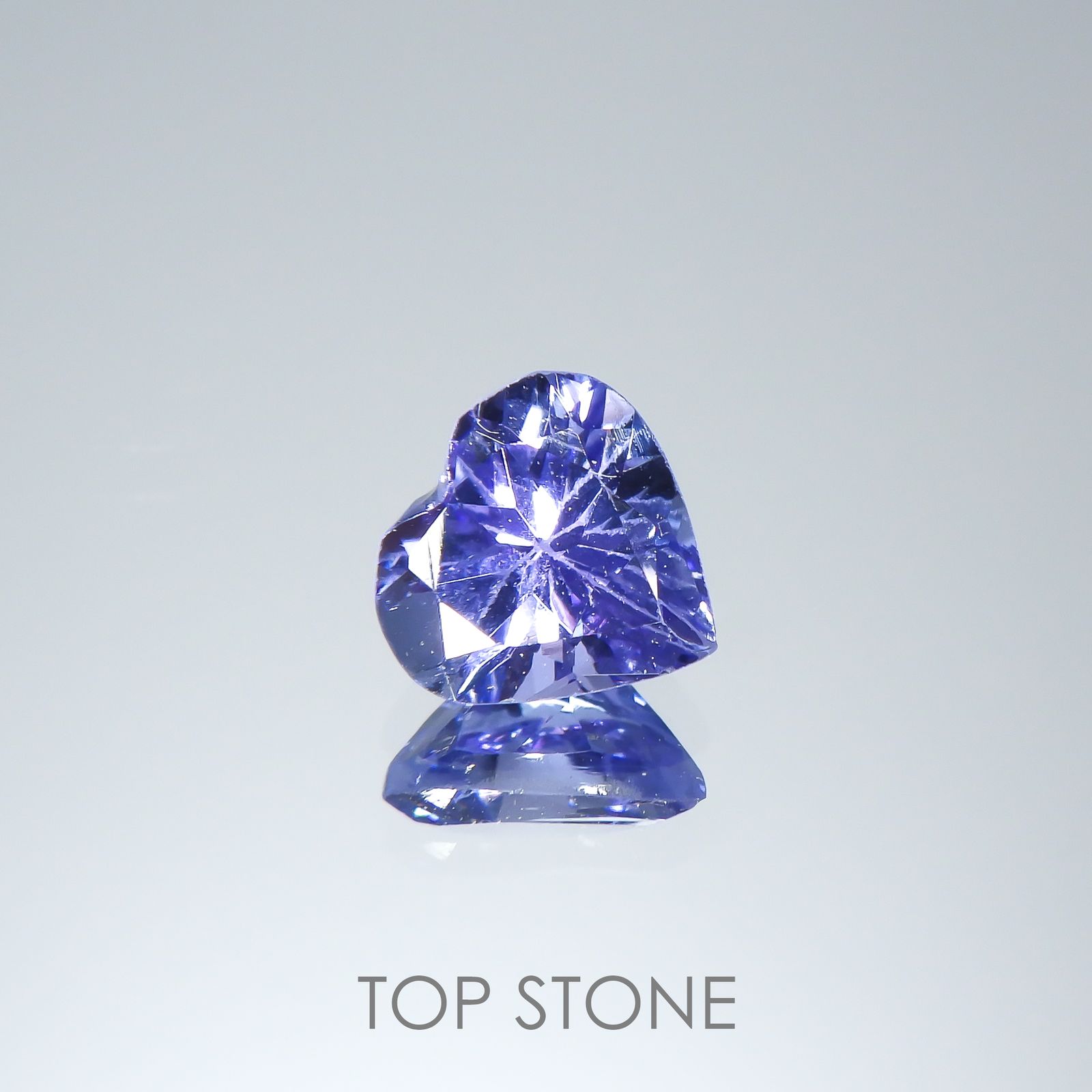 タンザナイト(宝石名タンザナイト)タンザニア産 0.53ct 識別済[220516046]5x5.2mm前後