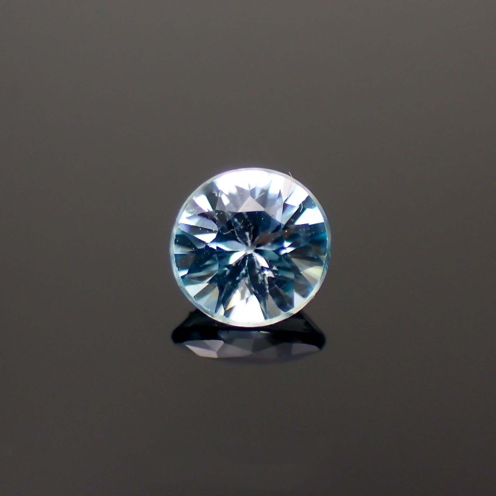 アイスブルージルコン カンボジア産 0.60ct[221018652]4.8x4.7mm前後