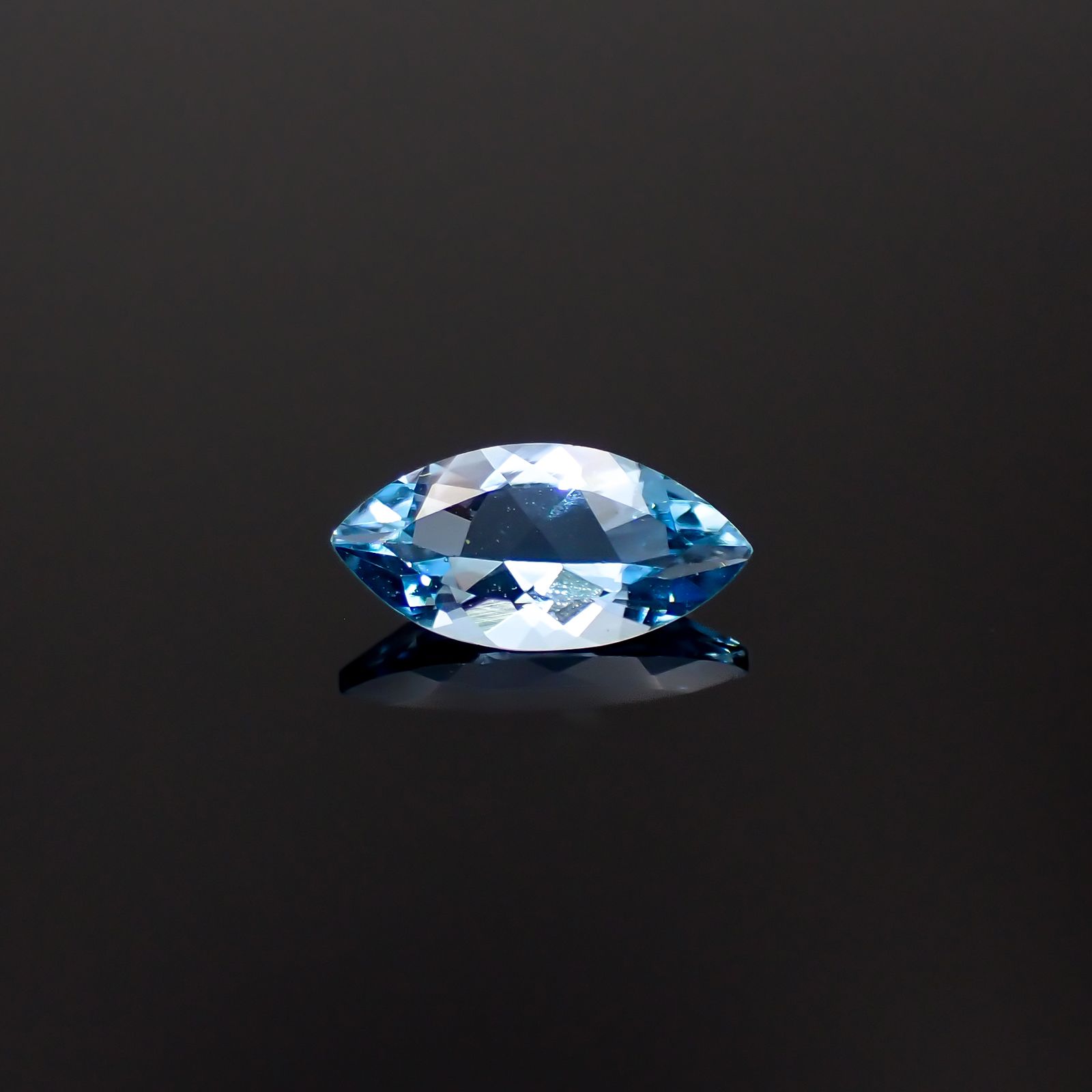 サンタマリアアクアマリン ブラジル産 0.78ct[231224579]10.1x5mm前後