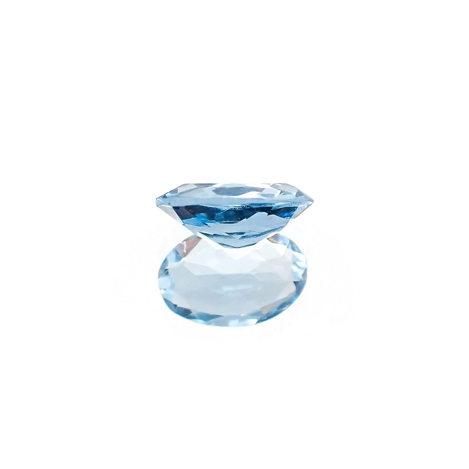 アクアマリン サンタマリアカラー(宝石名アクアマリン)モザンビーク産 識別済 0.35ct / 6.1x4mm前後 [260622259]