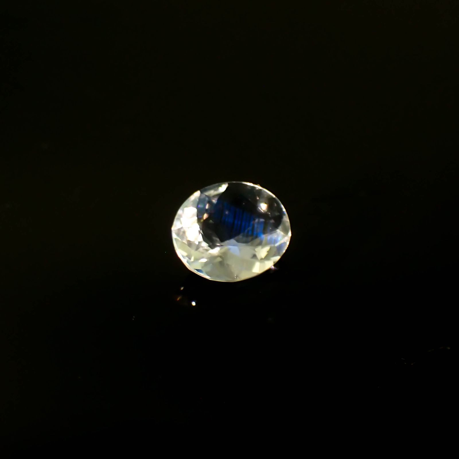 レインボームーンストーン ザンビア産 0.50ct[231224805]6.6x5.4mm前後