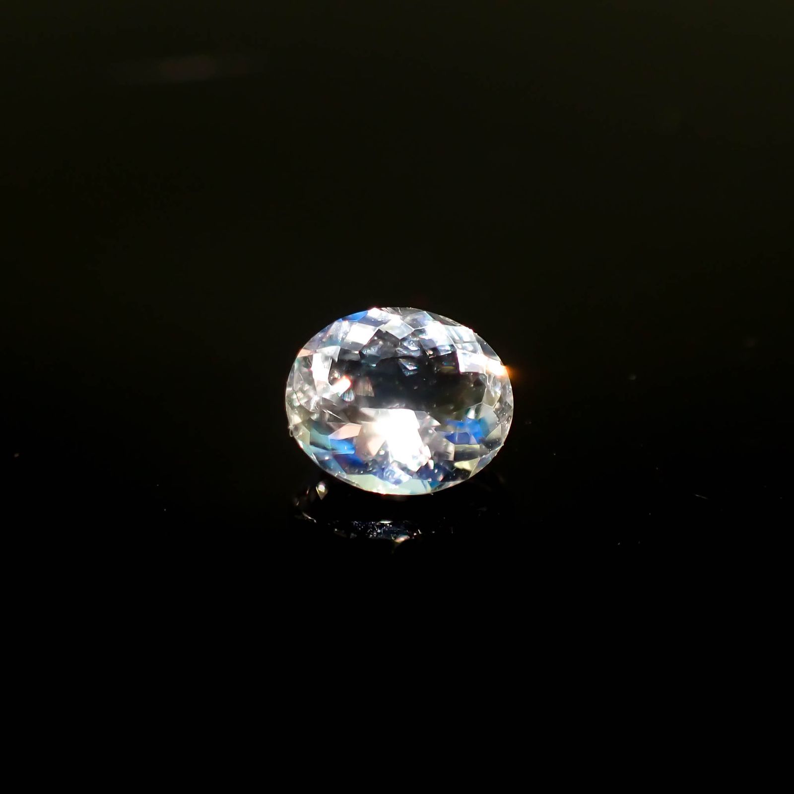 レインボームーンストーン ザンビア産 0.49ct[231224804]5.9x4.9mm前後