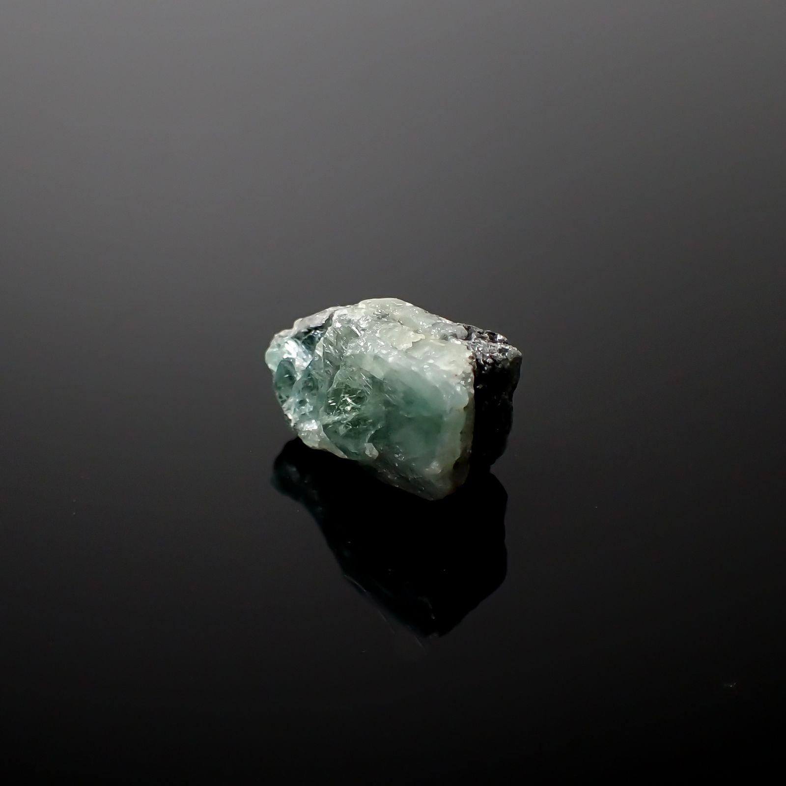 アレキサンドライト 原石 ロシア産 12.02ct[240427028]15.5x8.9mm前後
