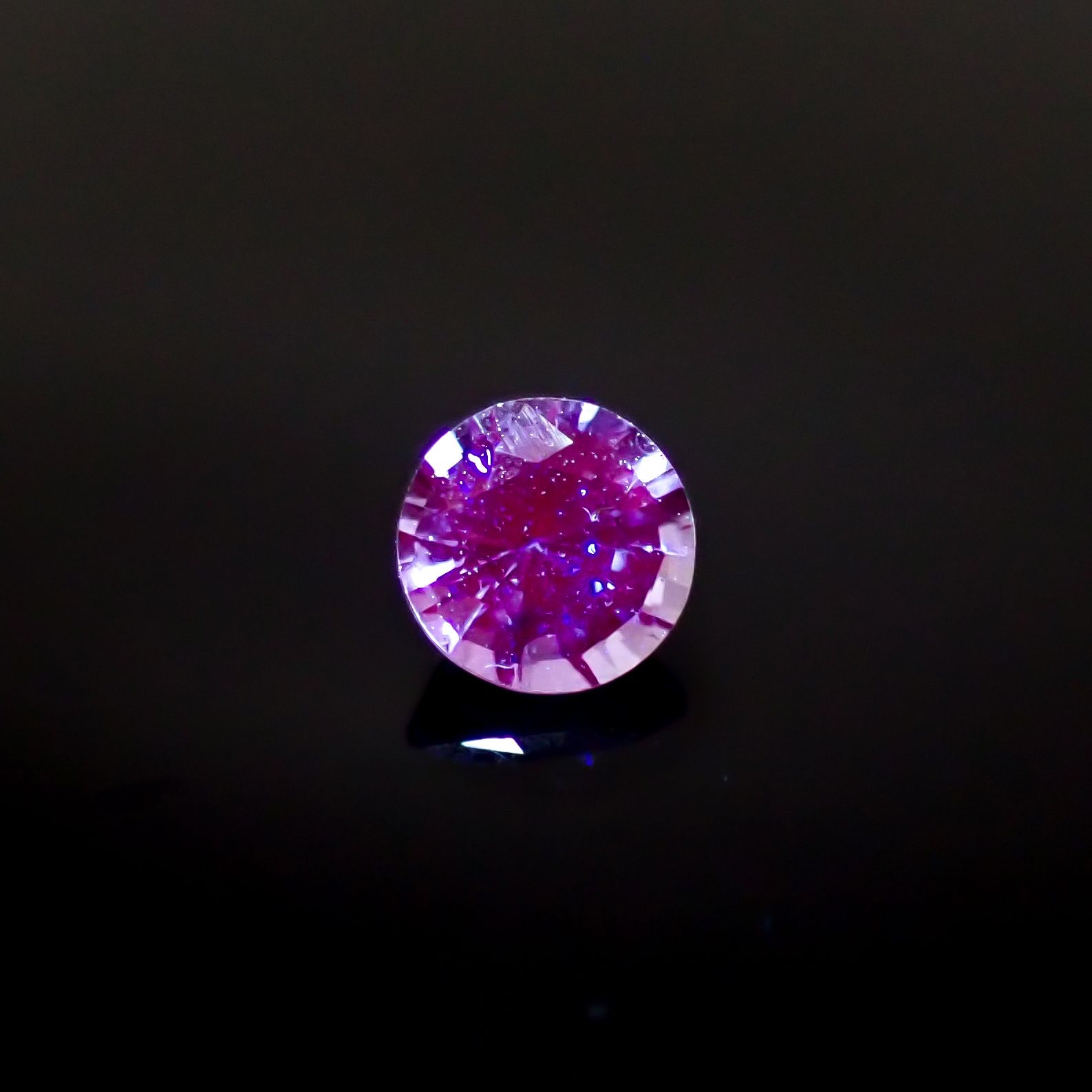 サファイア スリランカ産 0.66ct[240828678]5x5mm前後