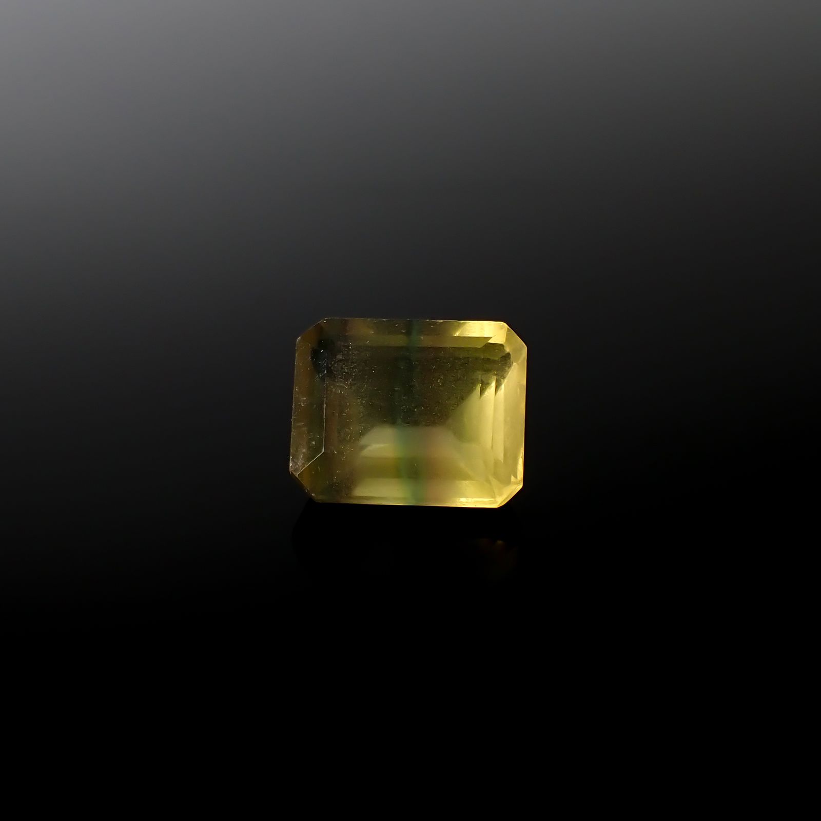 パーティカラーフローライト フルオレッセンス ブラジル産 4.48ct[240928915]10x8.1mm前後