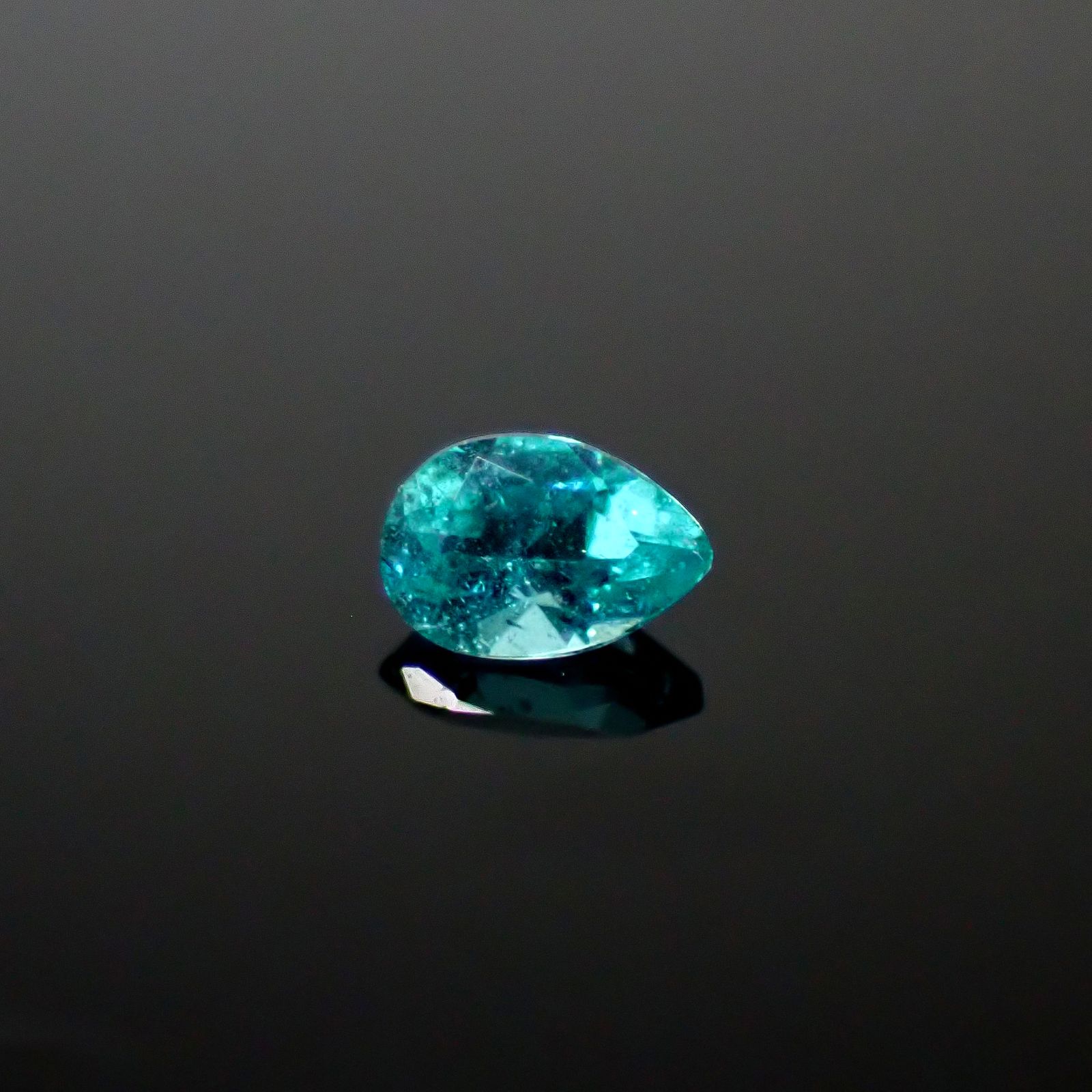 パライバトルマリン ブラジル産 0.030ct[240928786]2.4x1.6mm前後