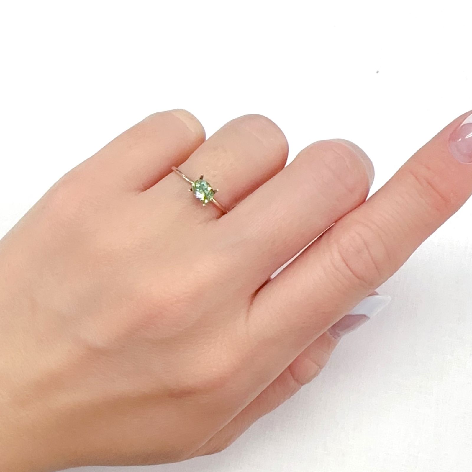 デマントイドガーネット ナミビア産 0.55ct[231224556]5.5x4.2mm前後