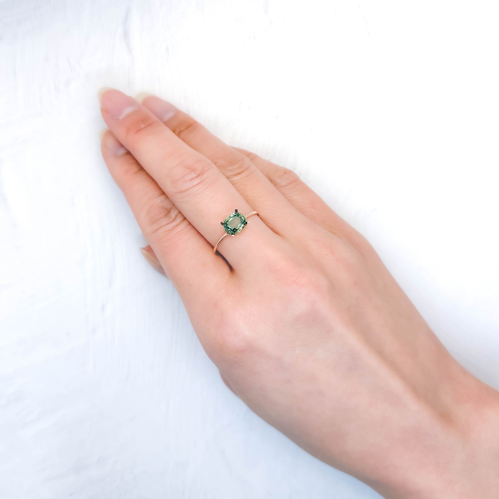 サファイア(宝石名サファイア) マダガスカル/スリランカ産 ソ付(彩珠) 1.633ct / 7x6mm前後 [260112471]