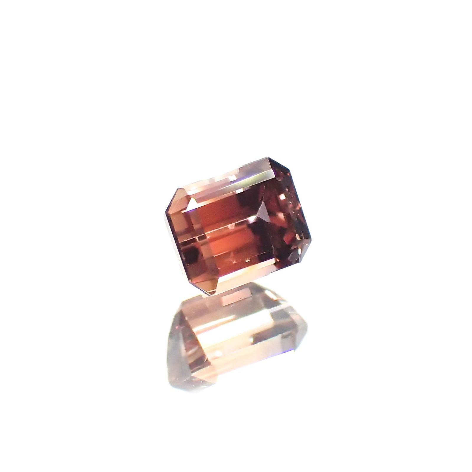 バイカラーサファイア(宝石名バイカラー・サファイア) マダガスカル/タンザニア産 0.30ct 識別済[210912493]3.6×2.9mm前後