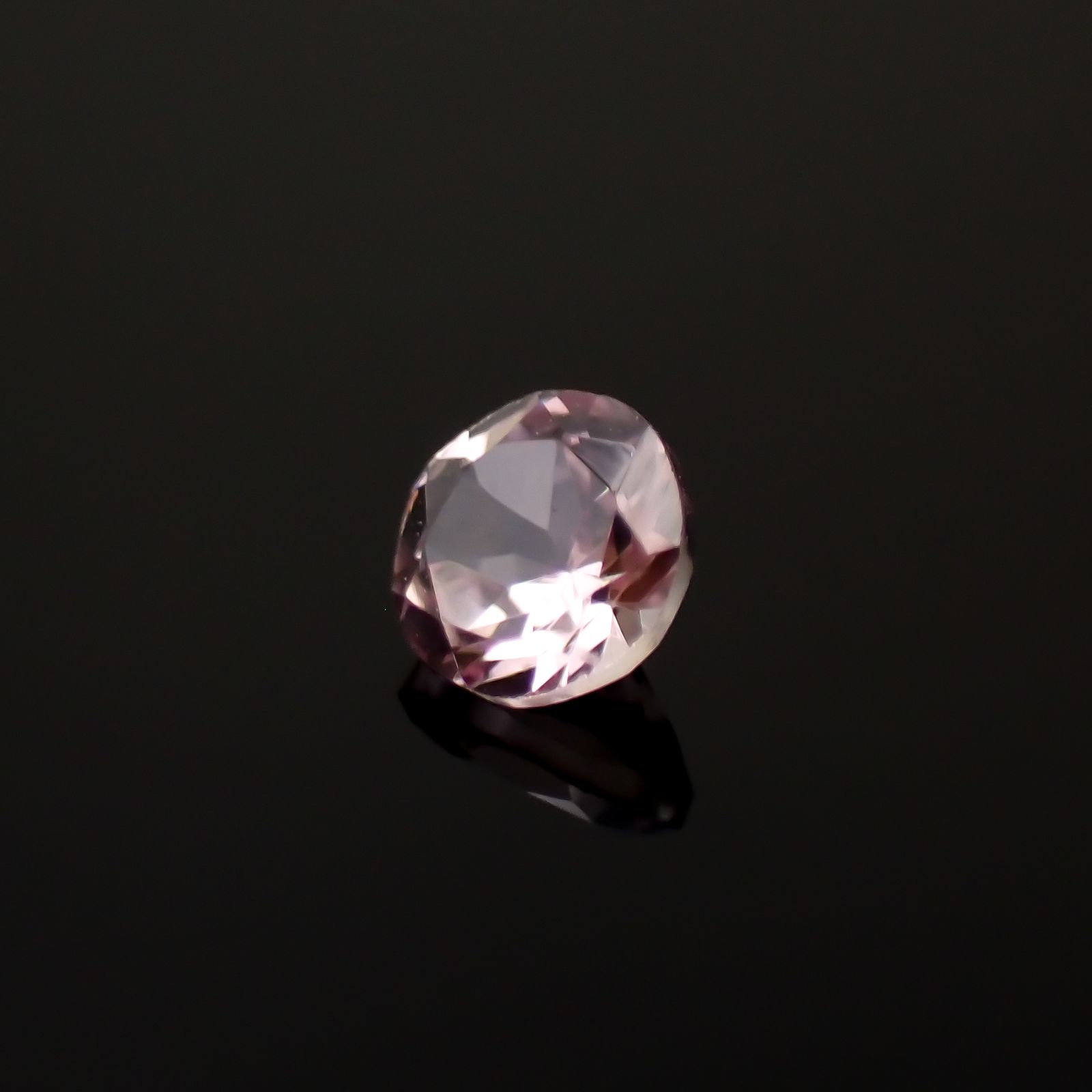 ドラゴンガーネット タンザニア産 0.21ct[230421441]3.3x3.3mm前後