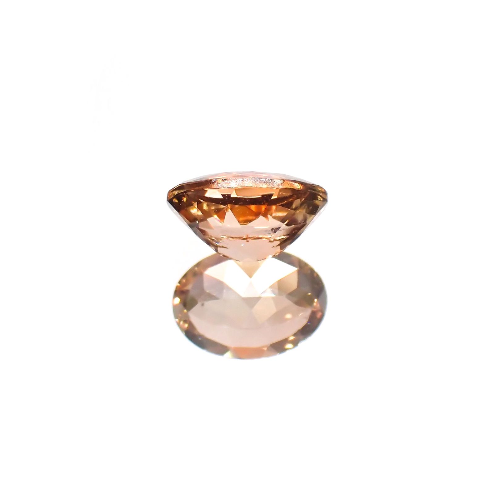 アンダリュサイト(宝石名アンダリュサイト)スリランカ/モザンビーク産 識別済 0.79ct / 6.9x4.9mm前後 [251014434]