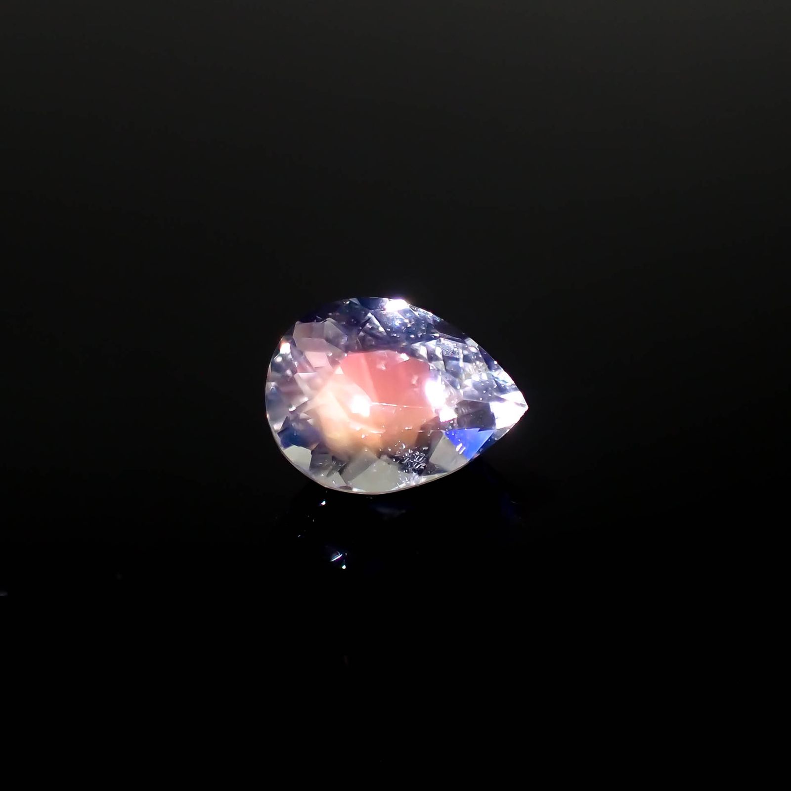 レインボームーンストーン ザンビア産 0.86ct[240326929]7.2x5.4mm前後