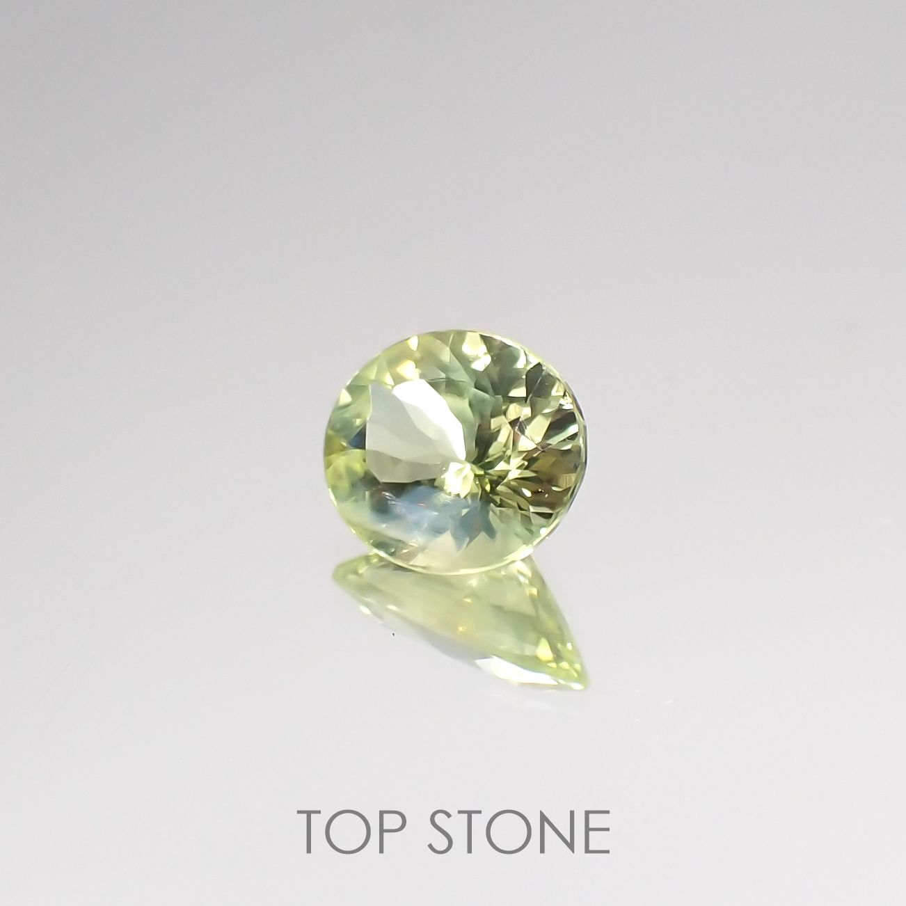 パロットクリソベリル(宝石名クリソベリル) インド産 0.91ct 識別済[210711517]6.8×5.7mm前後
