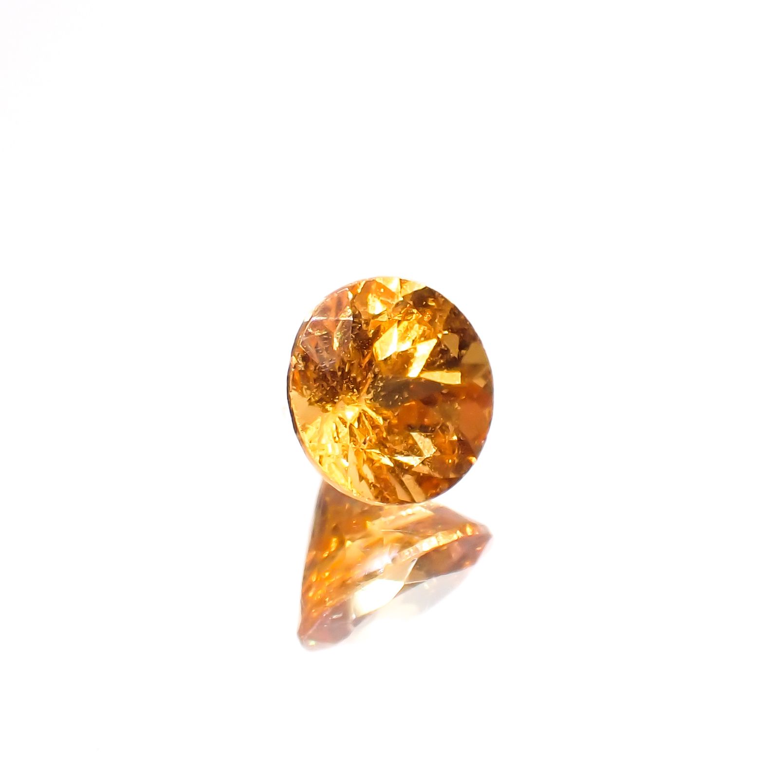 スペサルティンガーネット ナイジェリア産 0.62ct[230923383]4.8x4.8mm前後