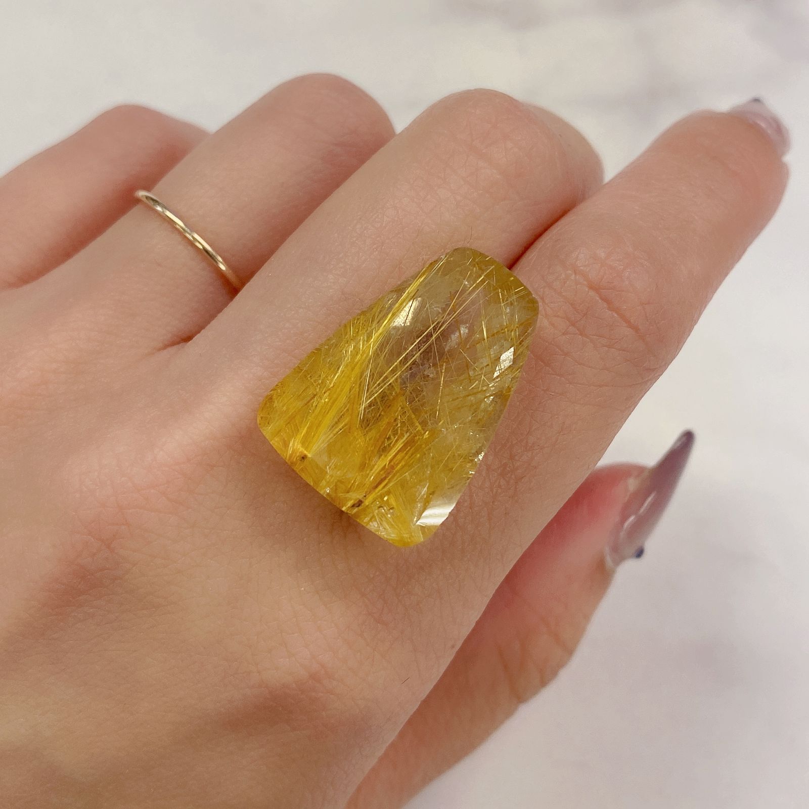 ルチルクォーツ(宝石名ルチルレイテッド・クォーツ) ブラジル産 26.88ct 識別済[21019133]24.6×18.1mm前後
