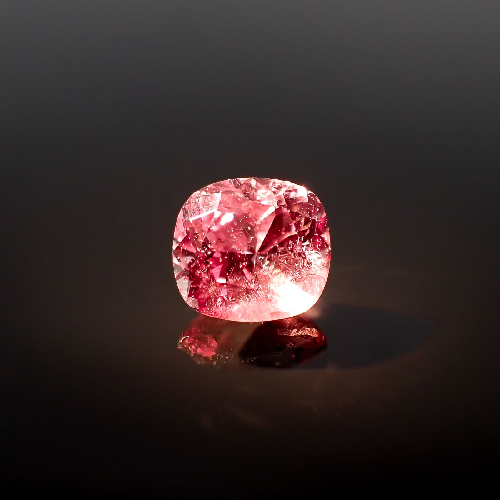 ドラゴンガーネット タンザニア産 1.51ct[230722948]6.8x6.3mm前後