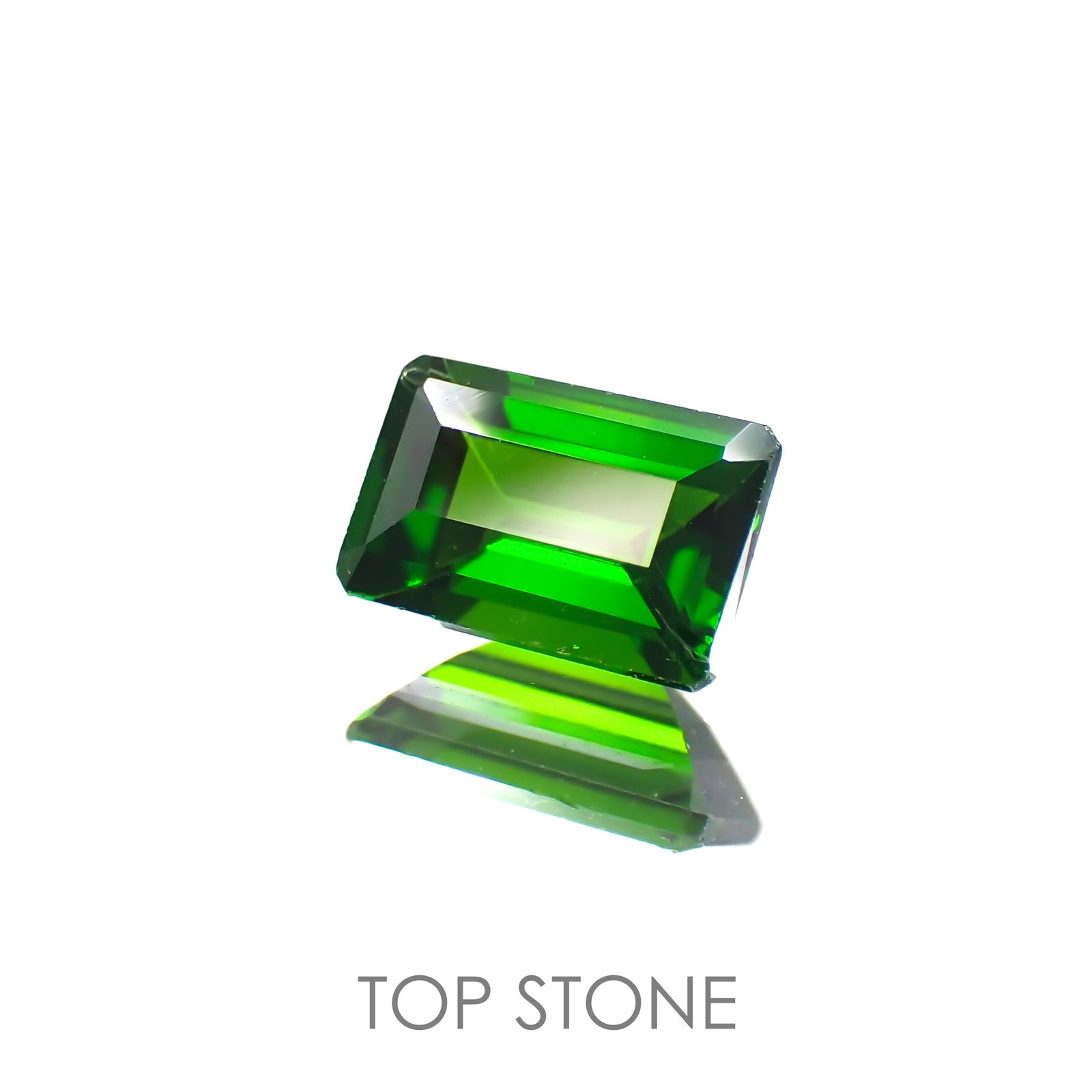 クロムダイオプサイド(宝石名クロム・ダイオプサイド)ロシア産 0.66ct 識別済[220917662]6.2x4.1mm前後