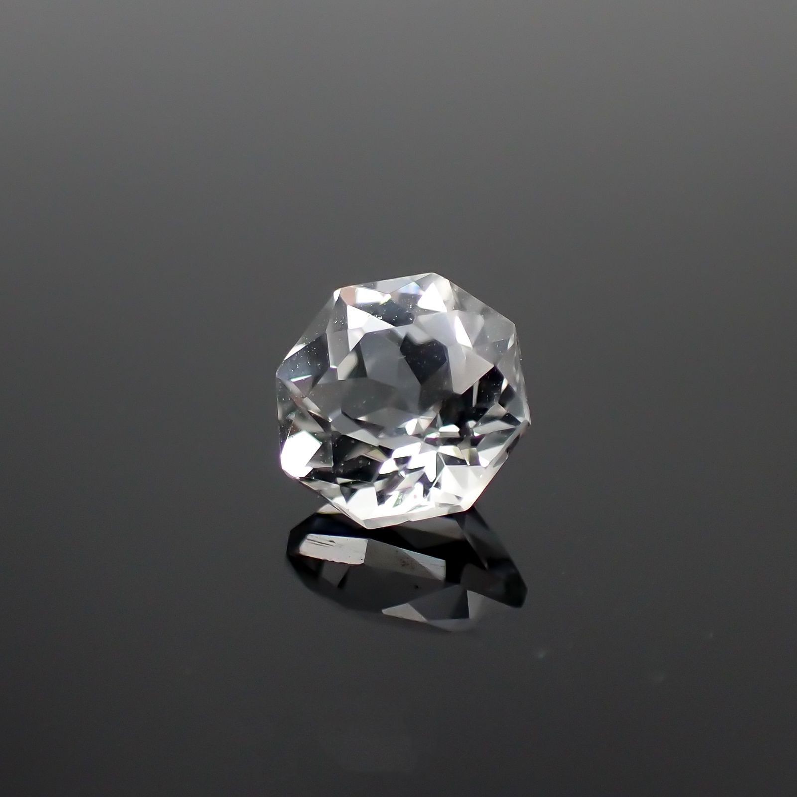 ◇オクタゴンカット◇ホワイトトパーズ ブラジル産 1.23ct[221018496