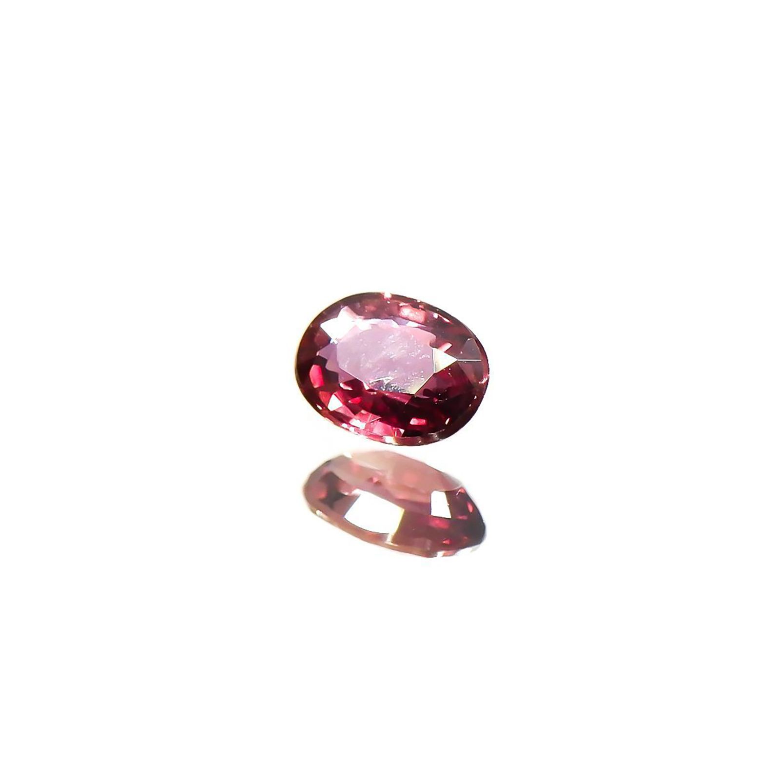 ルビー(宝石名ルビー)タンザニア産 0.24ct 識別済[220115047]4.2x3.1mm前後
