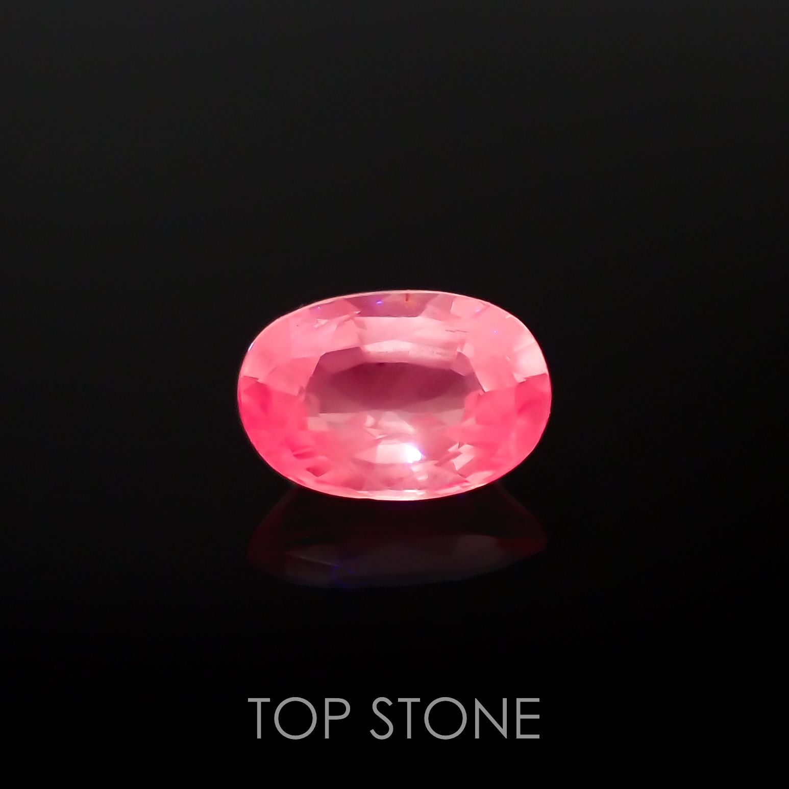 シルキーピンクスピネル(宝石名ピンク・スピネル)タンザニア産 0.77ct 識別済[230120249]6.7x4.5mm前後
