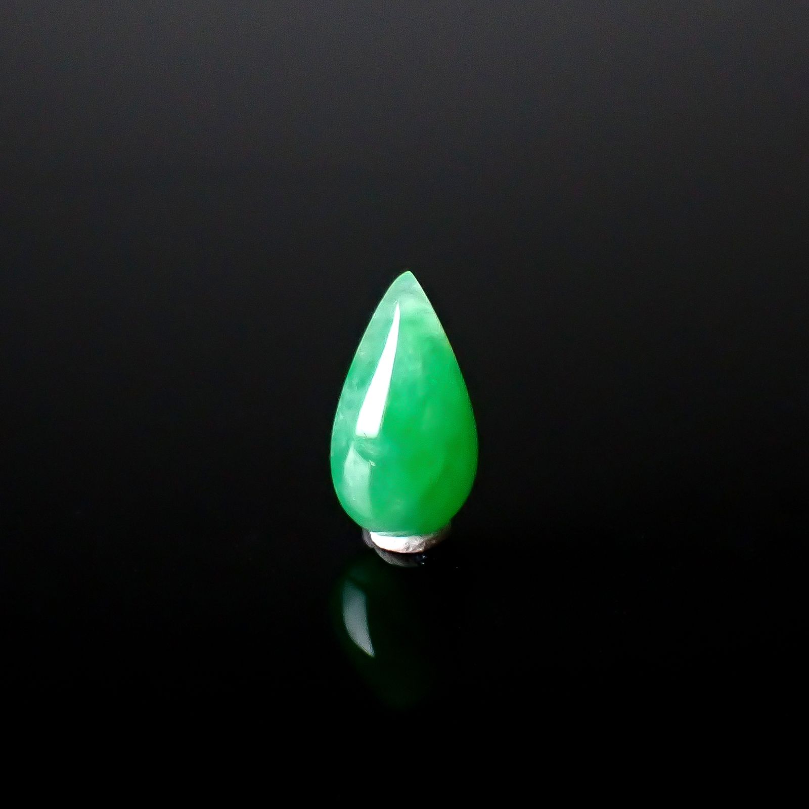 翡翠 ビルマ産 0.91ct [250430300]8.6x4.9mm前後