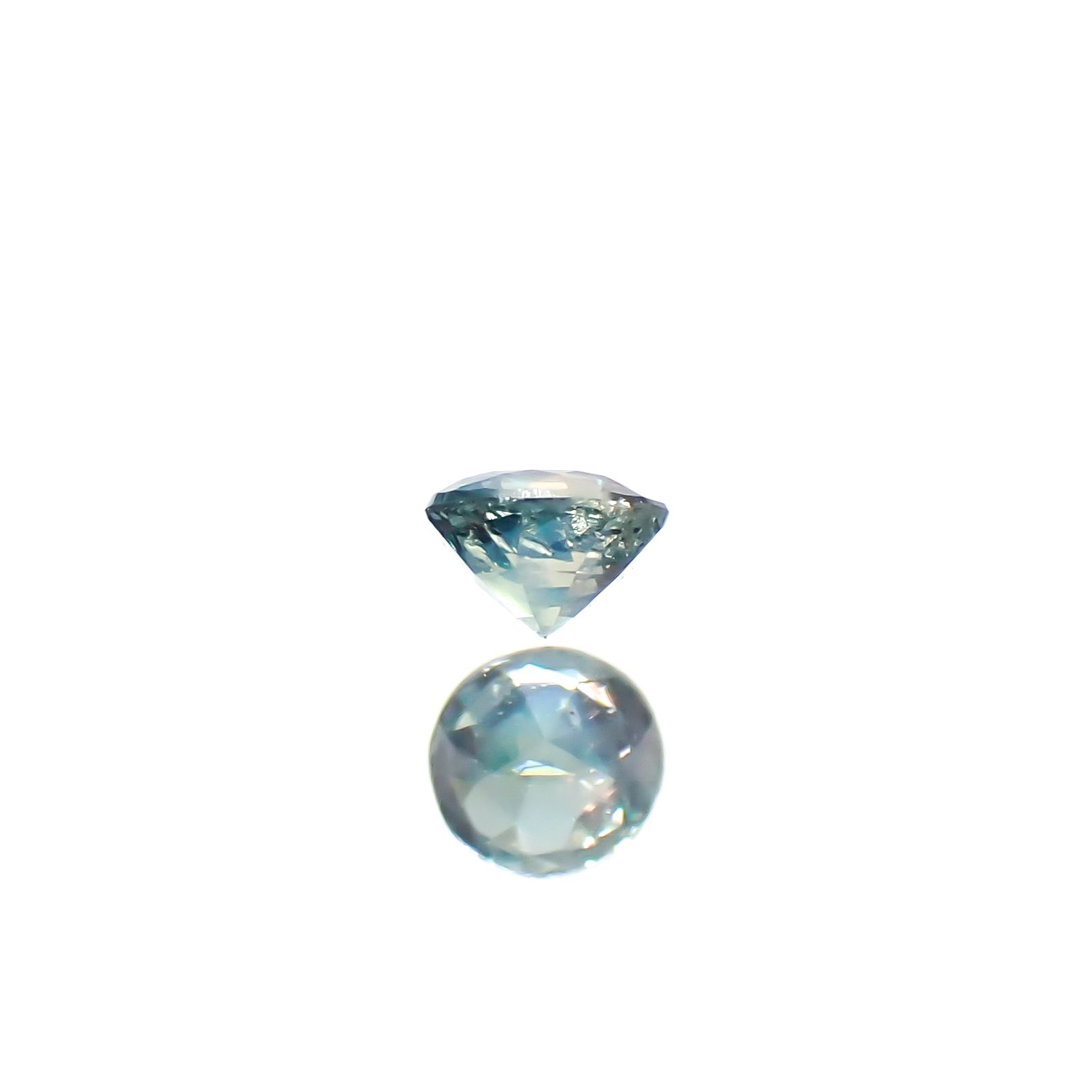 シルキーアレキサンドライト ブラジル産/EmeraldMains社製 0.045ct[240527615]2.1x2.1mm前後
