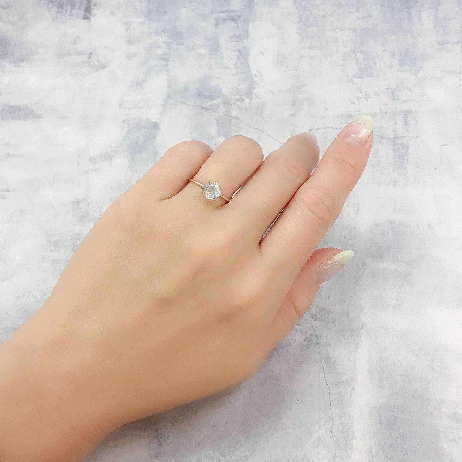 レインボームーンストーン(宝石名ラブラドライト)タンザニア産 0.75ct 識別済[220817473]5.7x5.7mm前後