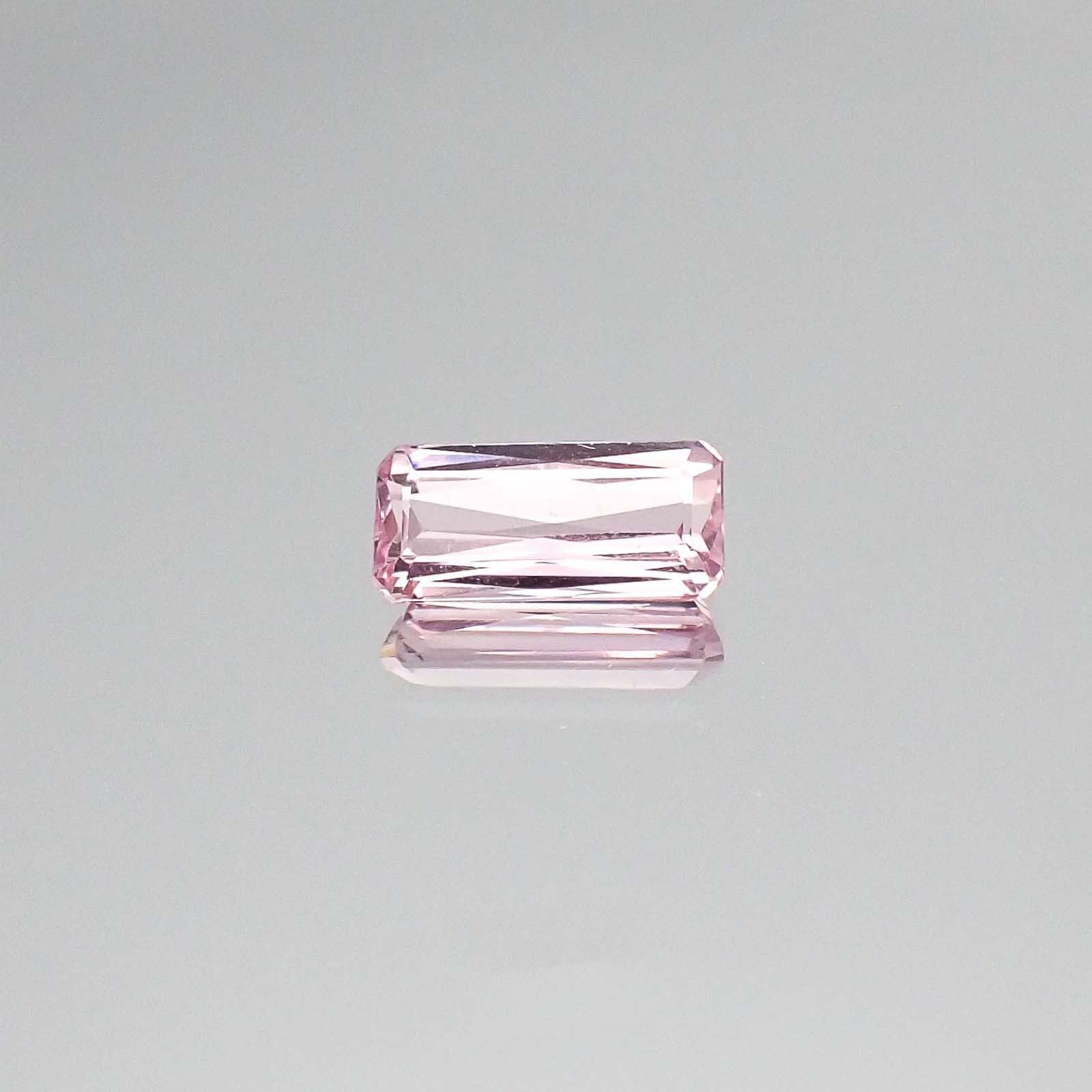 ピンクスピネル(宝石名ピンク・スピネル)タンザニア産 1.04ct 識別済[230722566]8.8x3.9mm前後