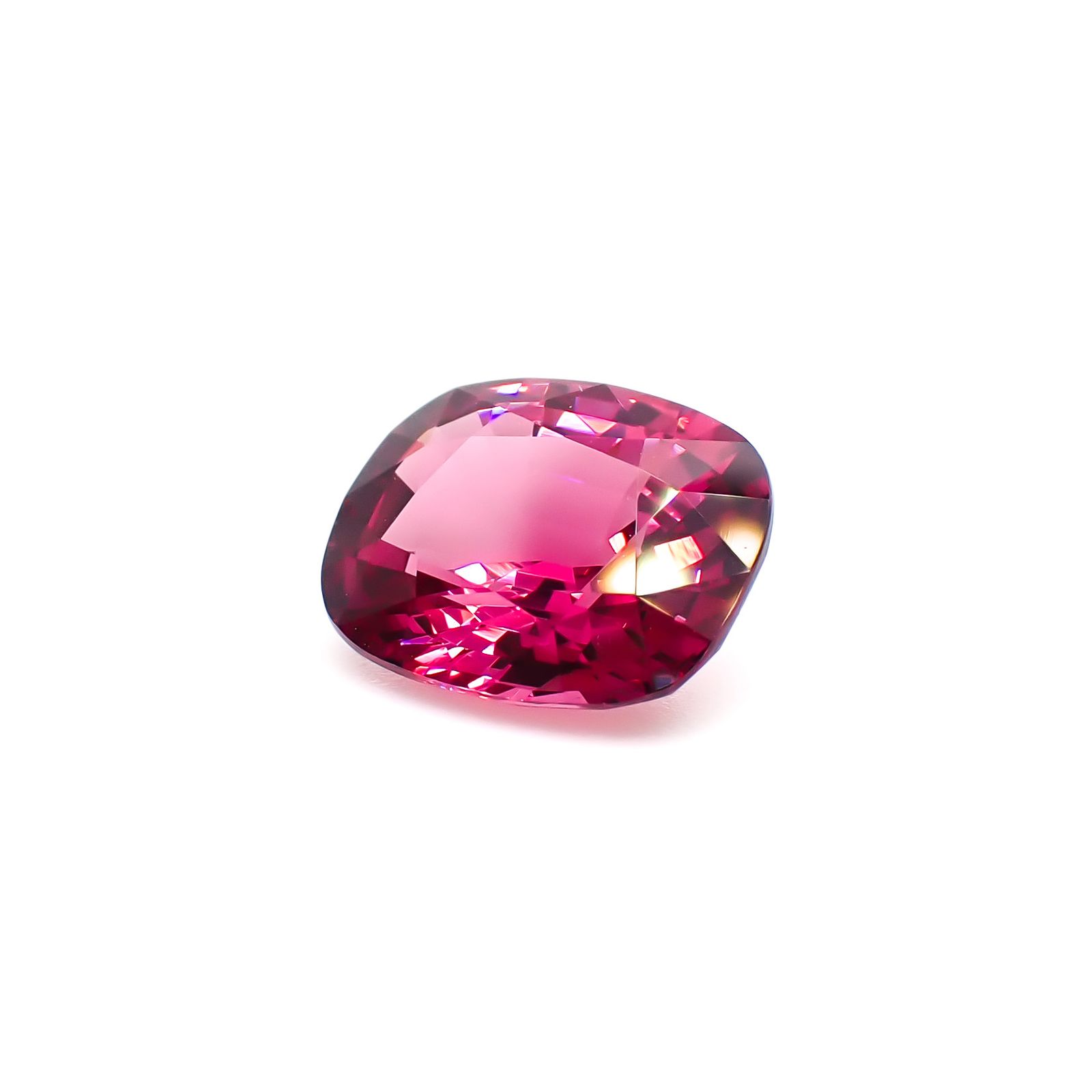 ホットピンクスピネル タンザニア・マヘンゲ産 3.07ct / 10x8mm前後 [260732610]