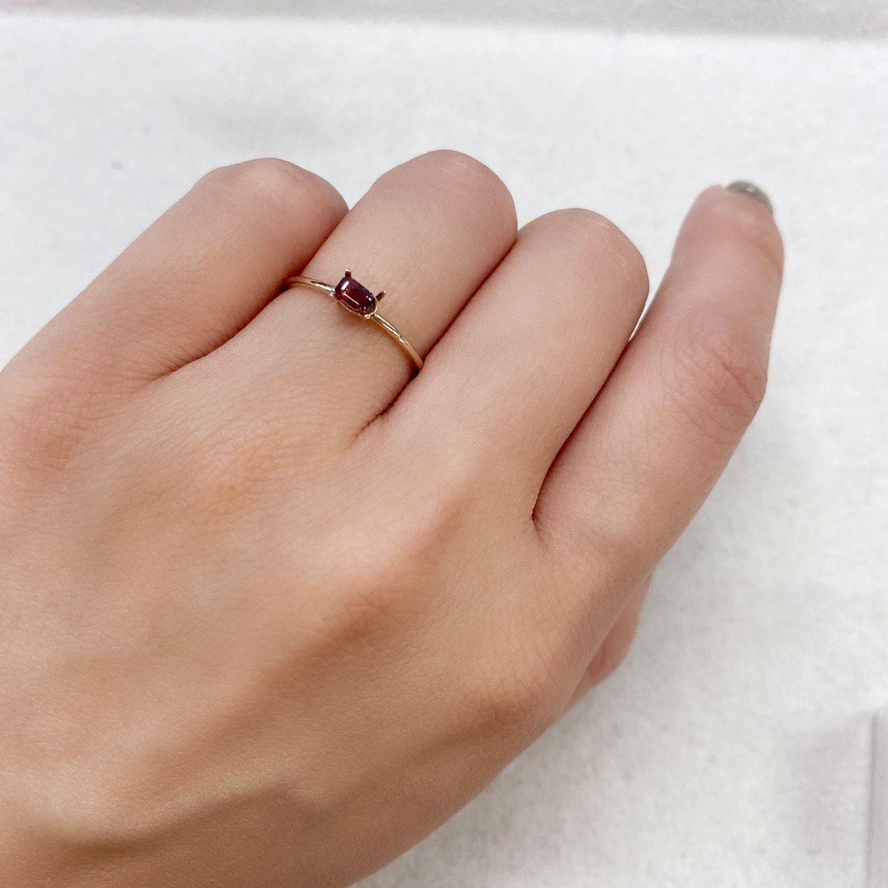 バイカラーサファイア(宝石名バイカラー・サファイア) マダガスカル/タンザニア産 0.22ct 識別済[210912489]3.7×2.6mm前後