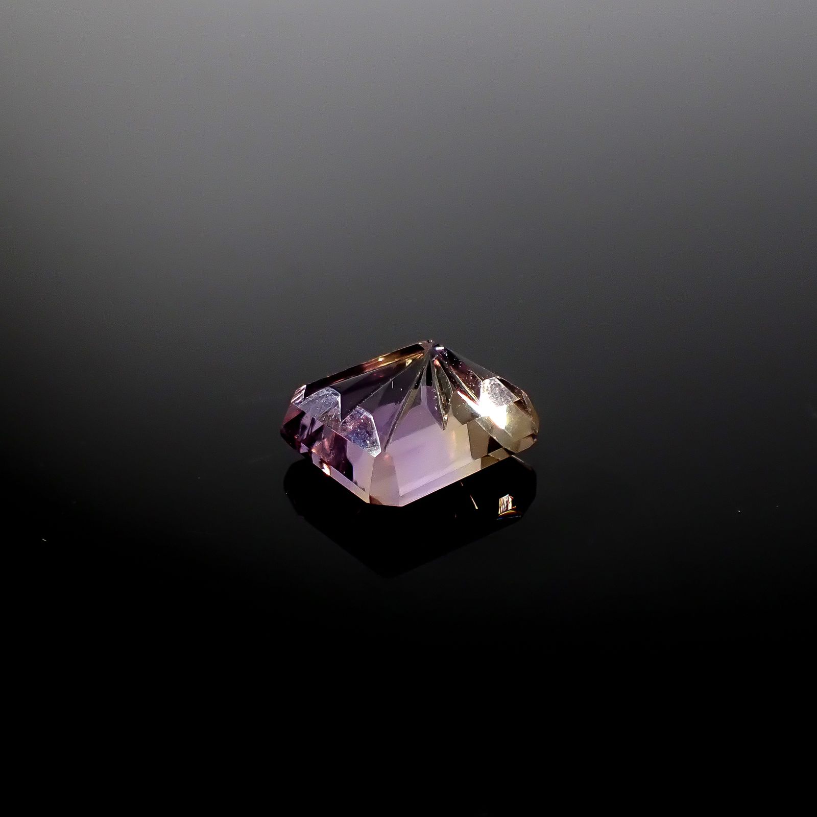 ◇甲州貴石切子Plus Three◇アメトリン カード付き ボリビア産 5.73ct [250630483]11.6x10.3mm前後