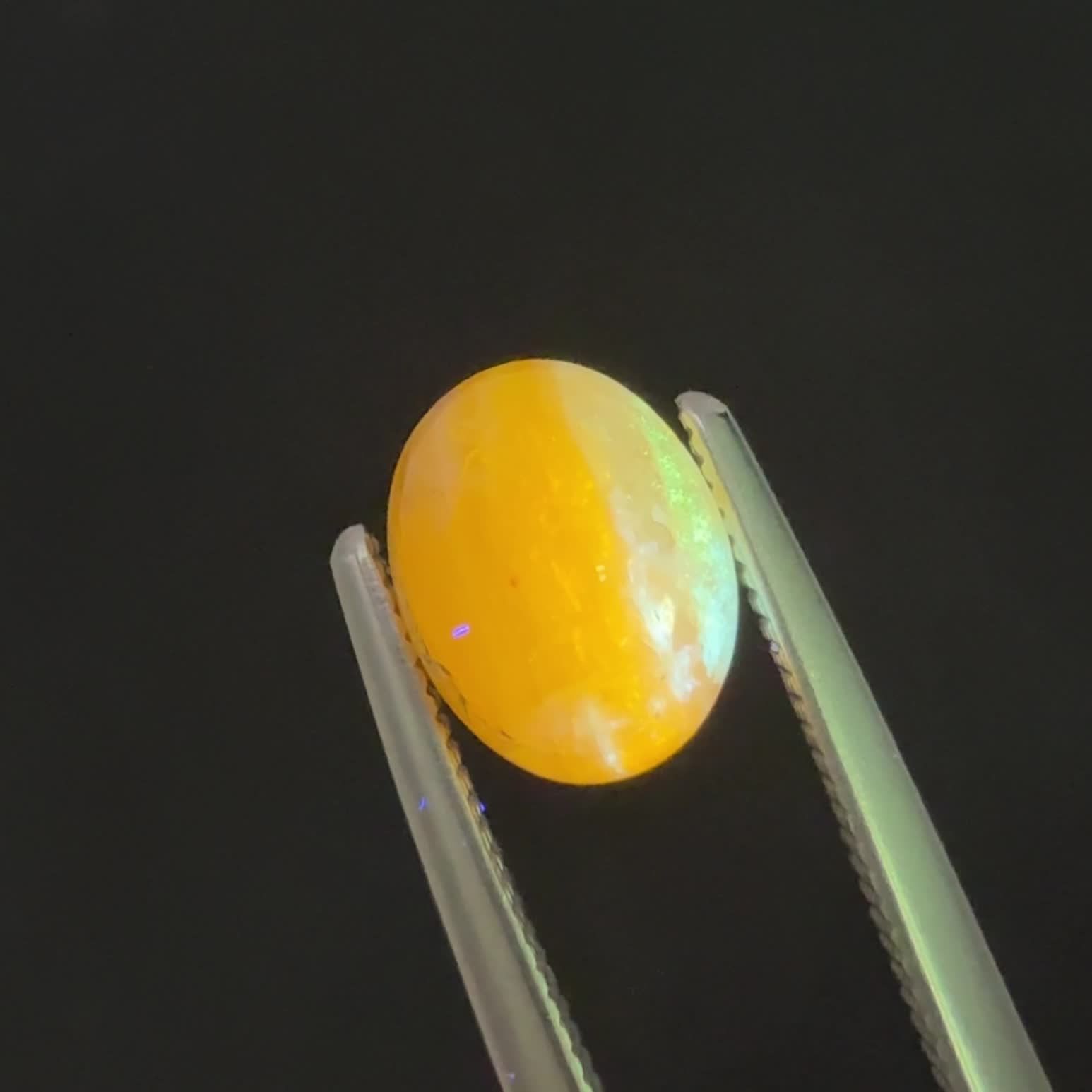北海道石(北海道オパール) 北海道河東郡鹿追町然別産 1.08ct