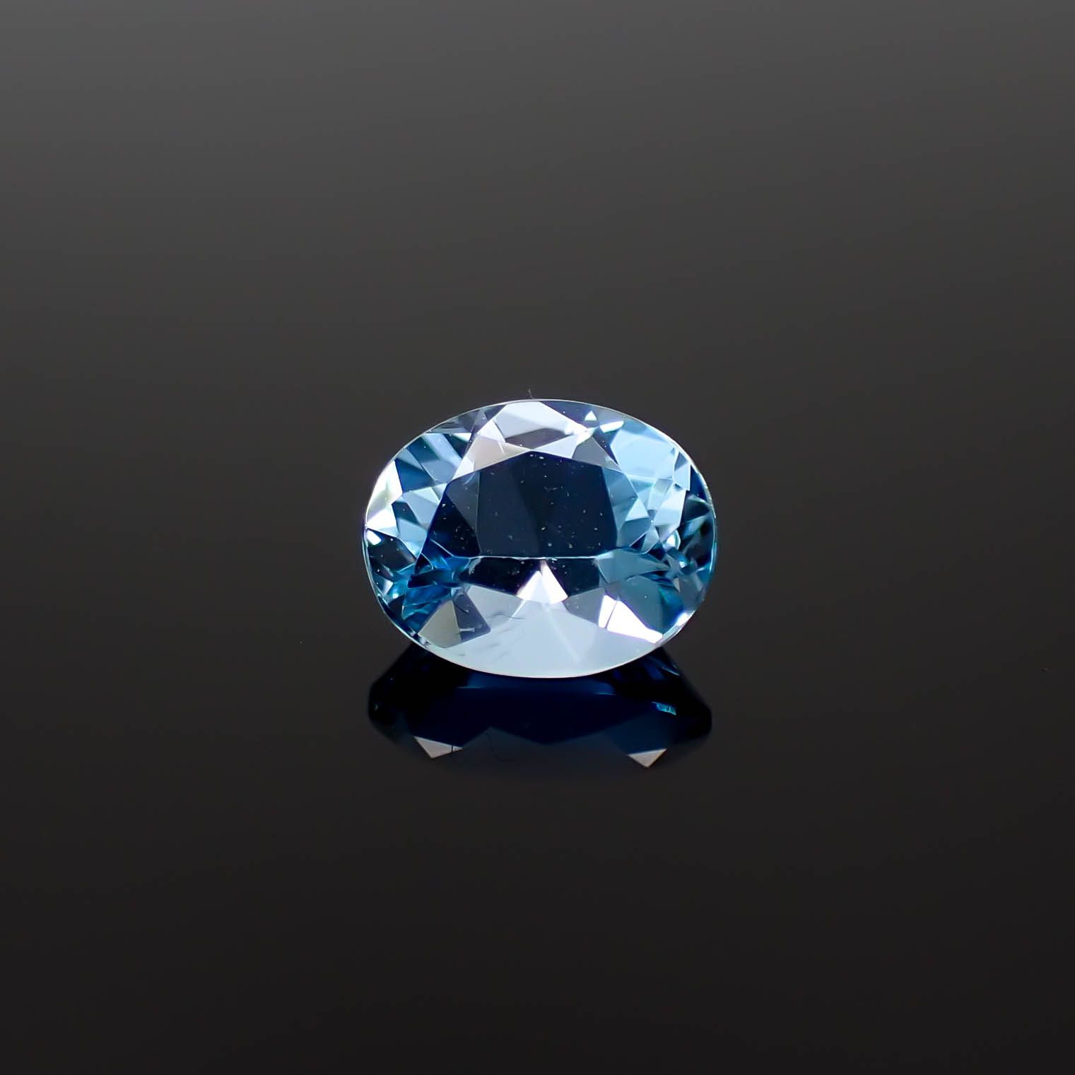 タトゥーアクアマリン ブラジル・ミナスジェライス州タトゥー鉱山産 0.70ct[240929121]6.6x5.3mm前後
