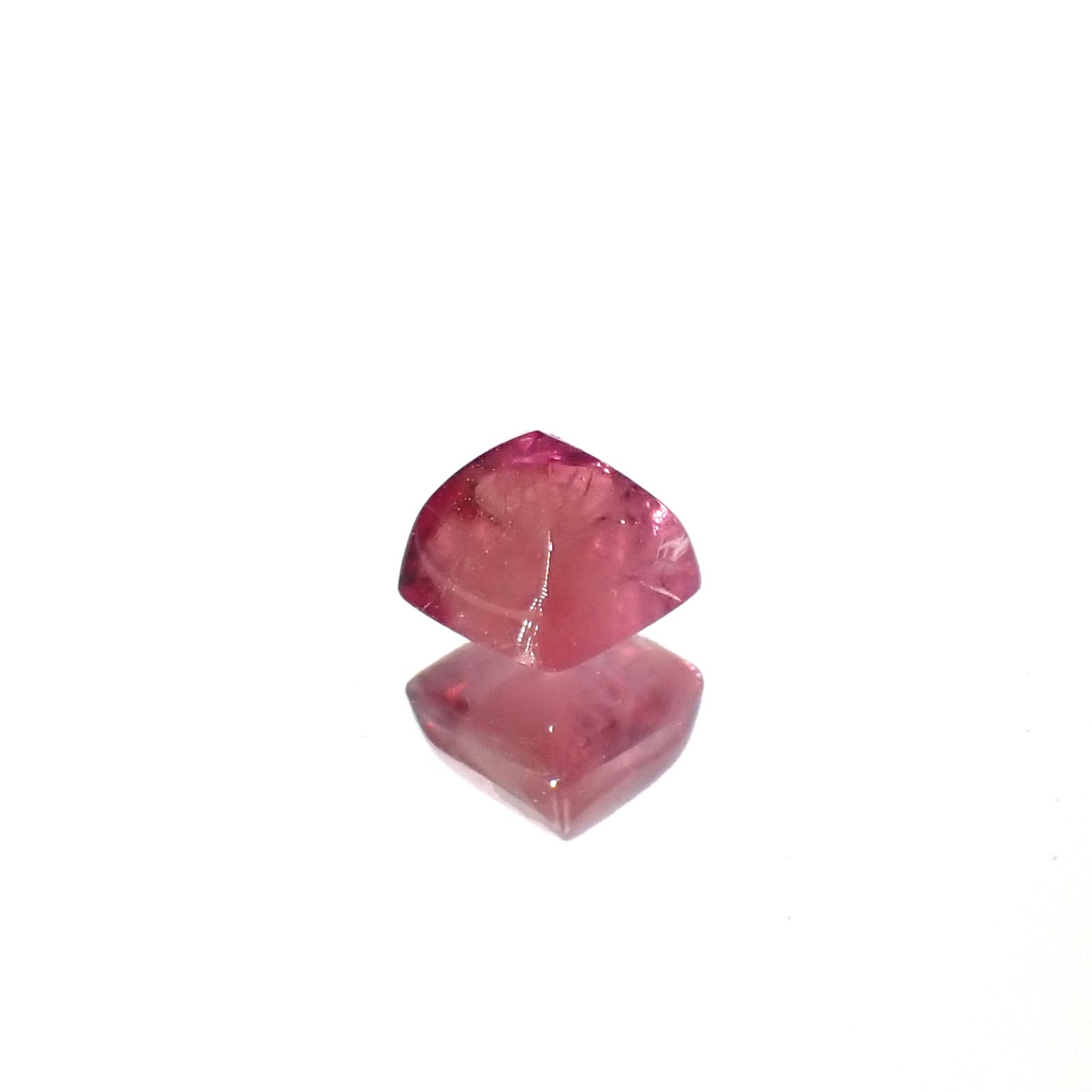 ◇バフカット◇レッドベリル アメリカ・ユタ州産 0.28ct[231023767]3.7x3.6mm前後