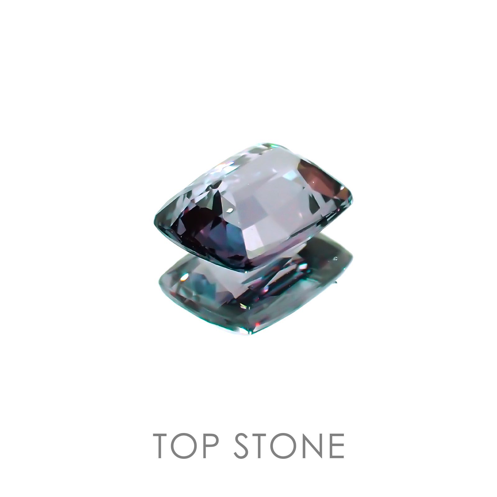 カラーチェンジガーネット(アレキタイプ) マダガスカル・ベキリー産 ルース 0.81ct[210310160]6.1×4.9mm前後