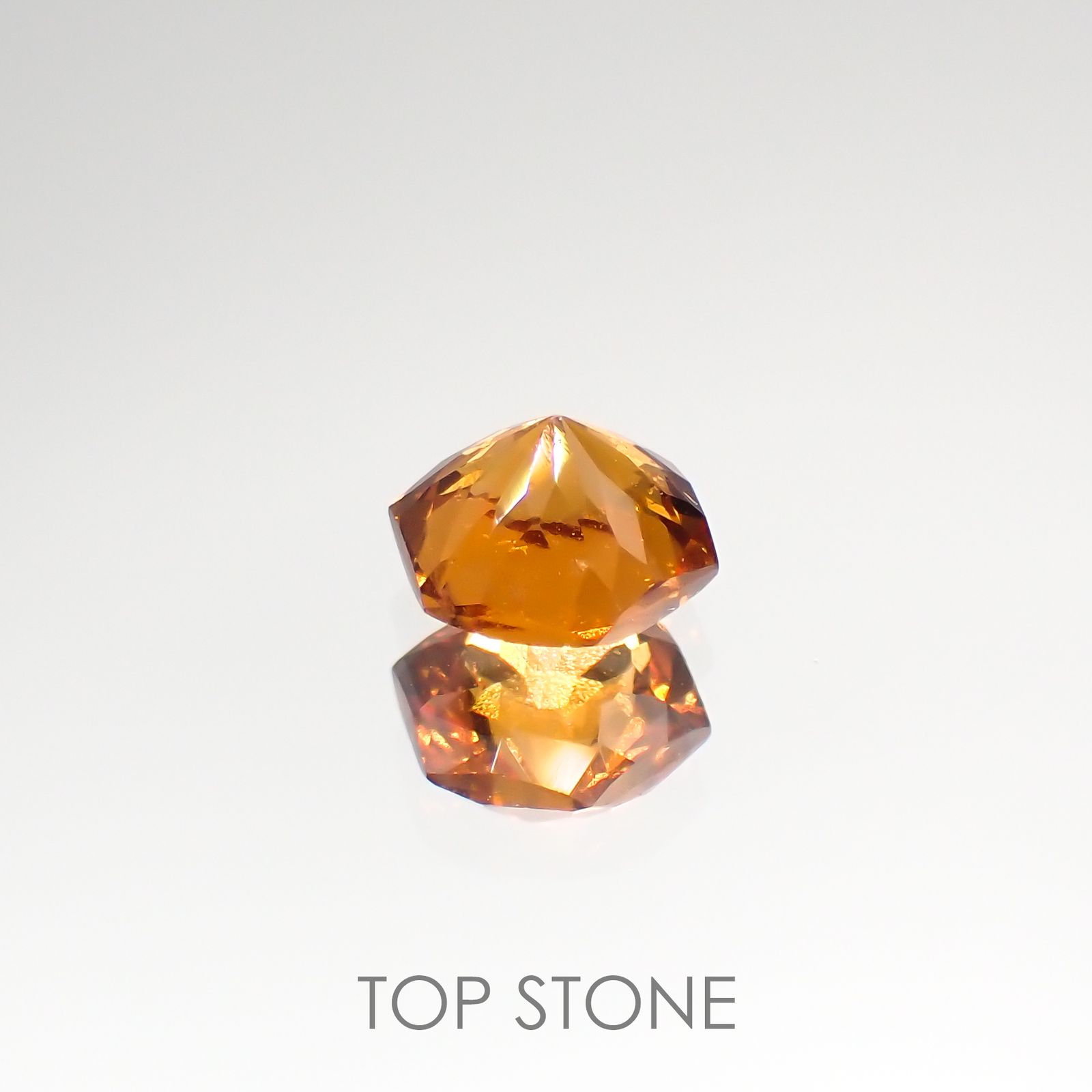 ◇ヘキサゴンカット◇ヘソナイトガーネット(宝石名ガーネット) スリランカ産 1.01ct 識別済[210812685]5.5×5.4mm前後