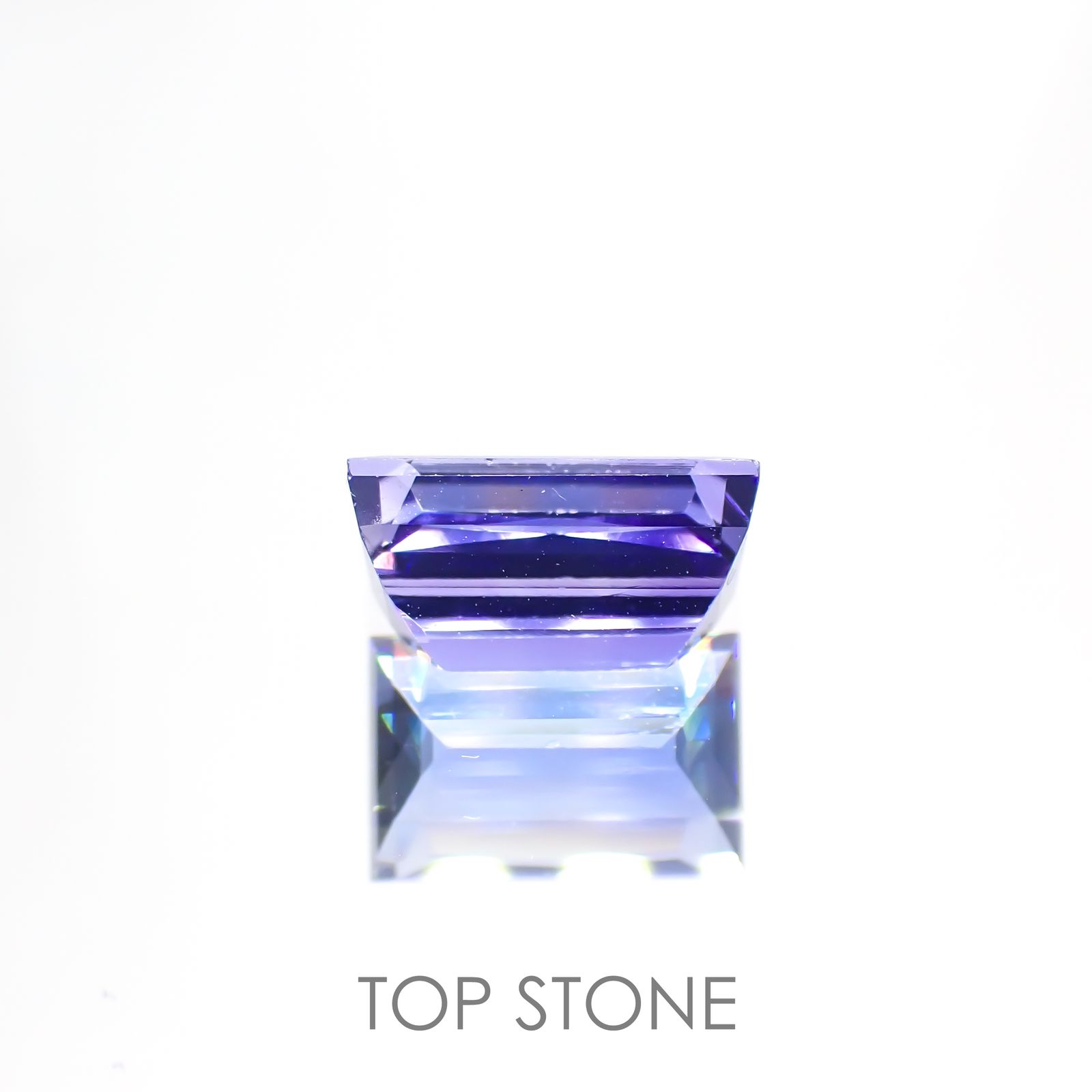 タンザナイト(宝石名タンザナイト) タンザニア産 2.345ct ソ付(彩珠)[20062541]8.9×5.8mm前後