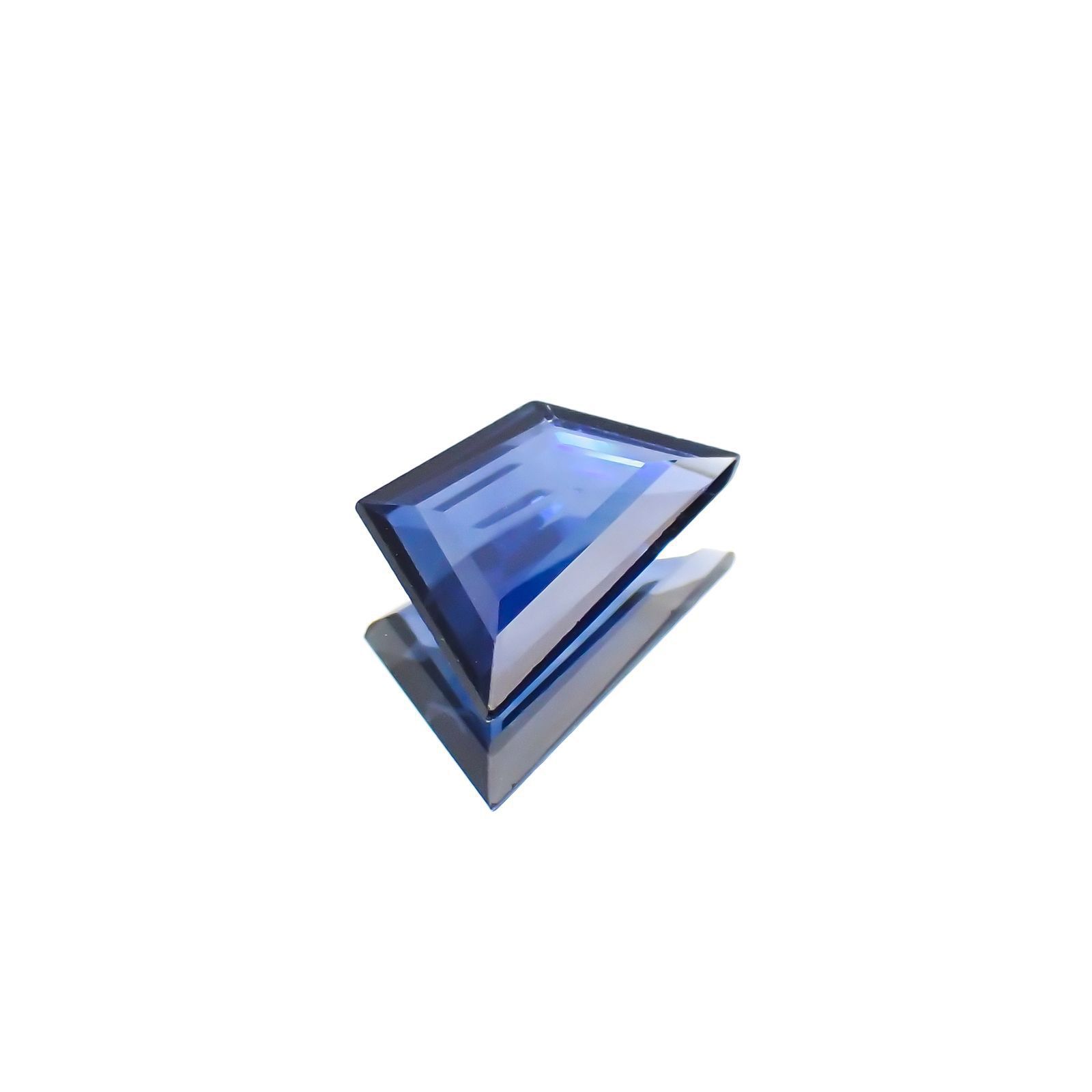 ◇カスタムカット◇サファイア(宝石名サファイア) マダガスカル産 0.87ct 識別済[210813192]9.2×6.3mm前後
