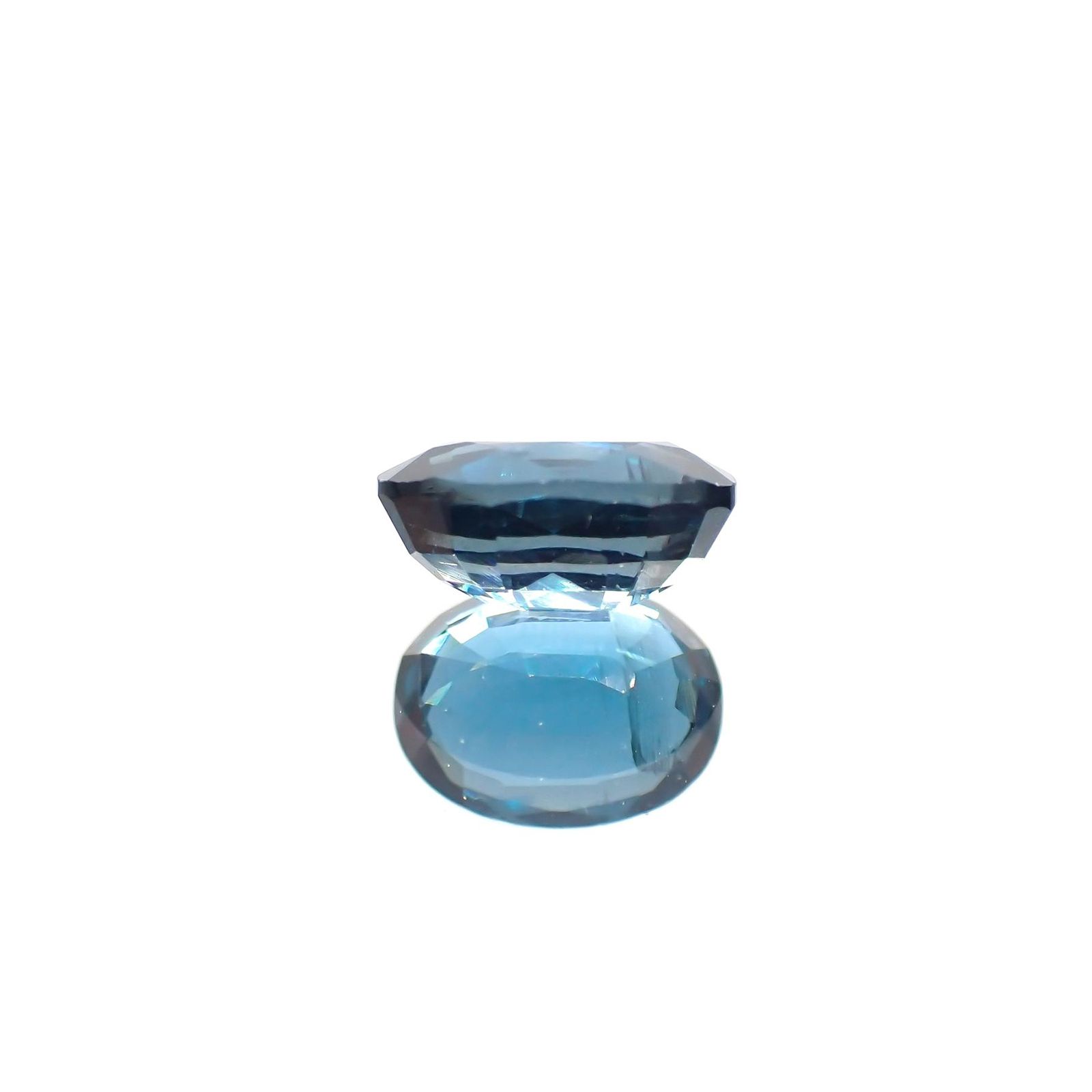 オーシャンブルーカイヤナイト(宝石名カイヤナイト) ネパール産 識別済 2.47ct / 8.8x6.7mm前後 [260610516]