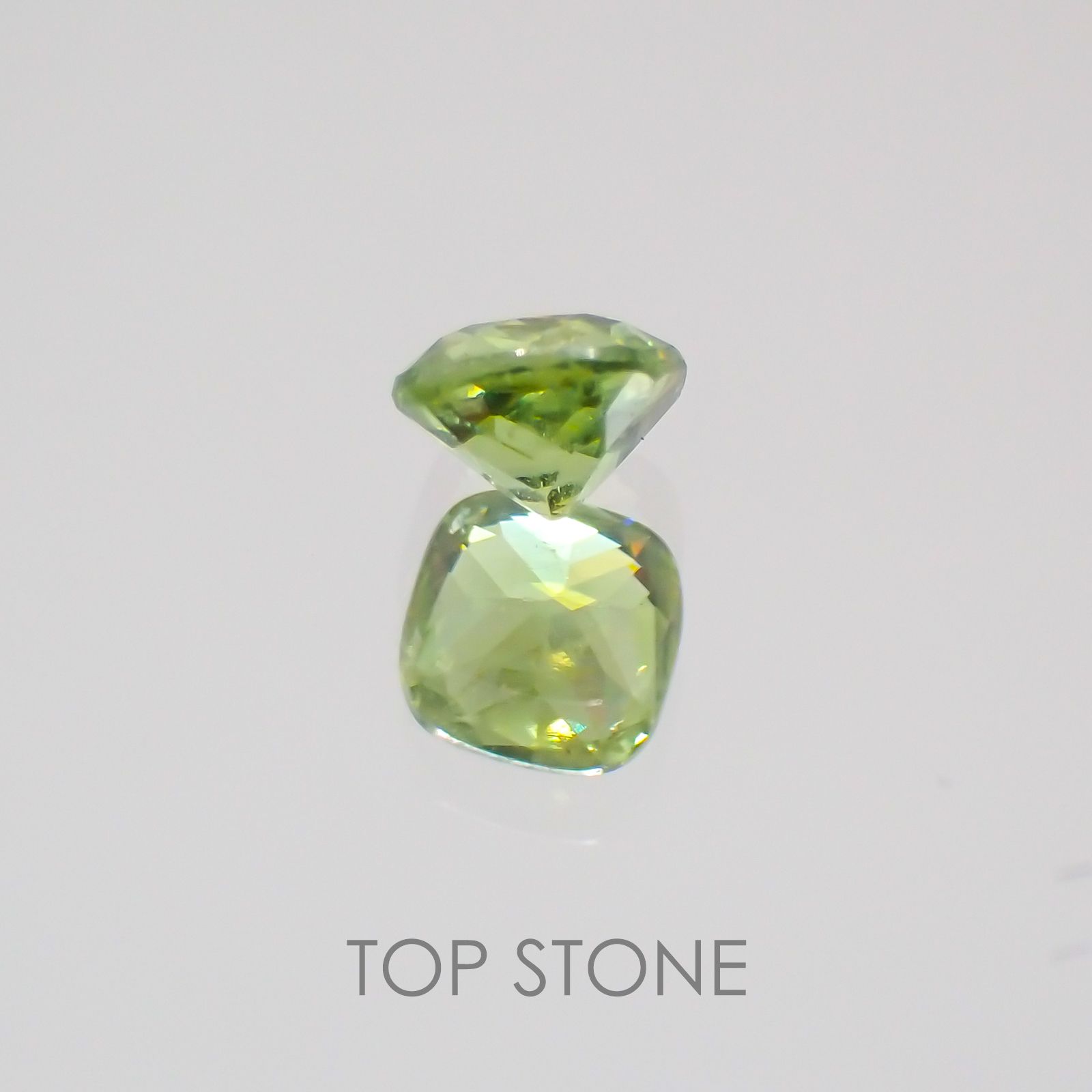デマントイドガーネット ナミビア産 ルース 0.21ct[21029893]3.2×3.2mm前後