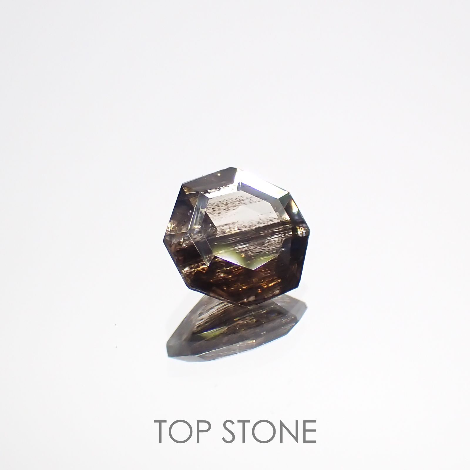 ◇オクタゴンカット◇レインボースキャポライト ブラジル産 0.58ct[221018332]6x5.7mm前後